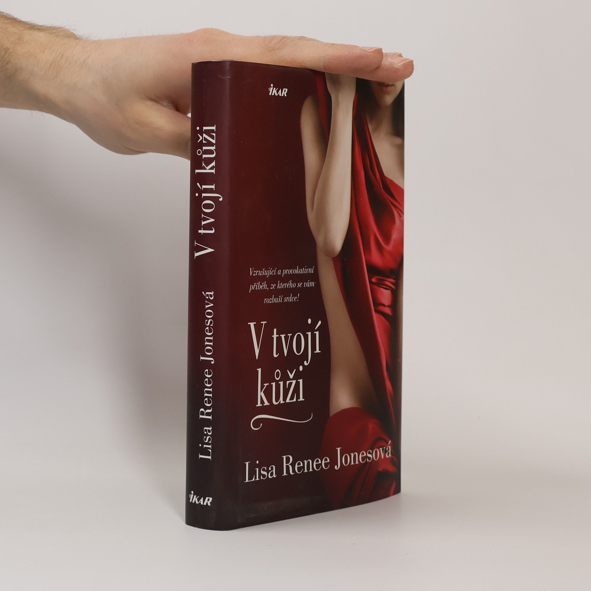 Lisa Renee Jones V tvojí kůži