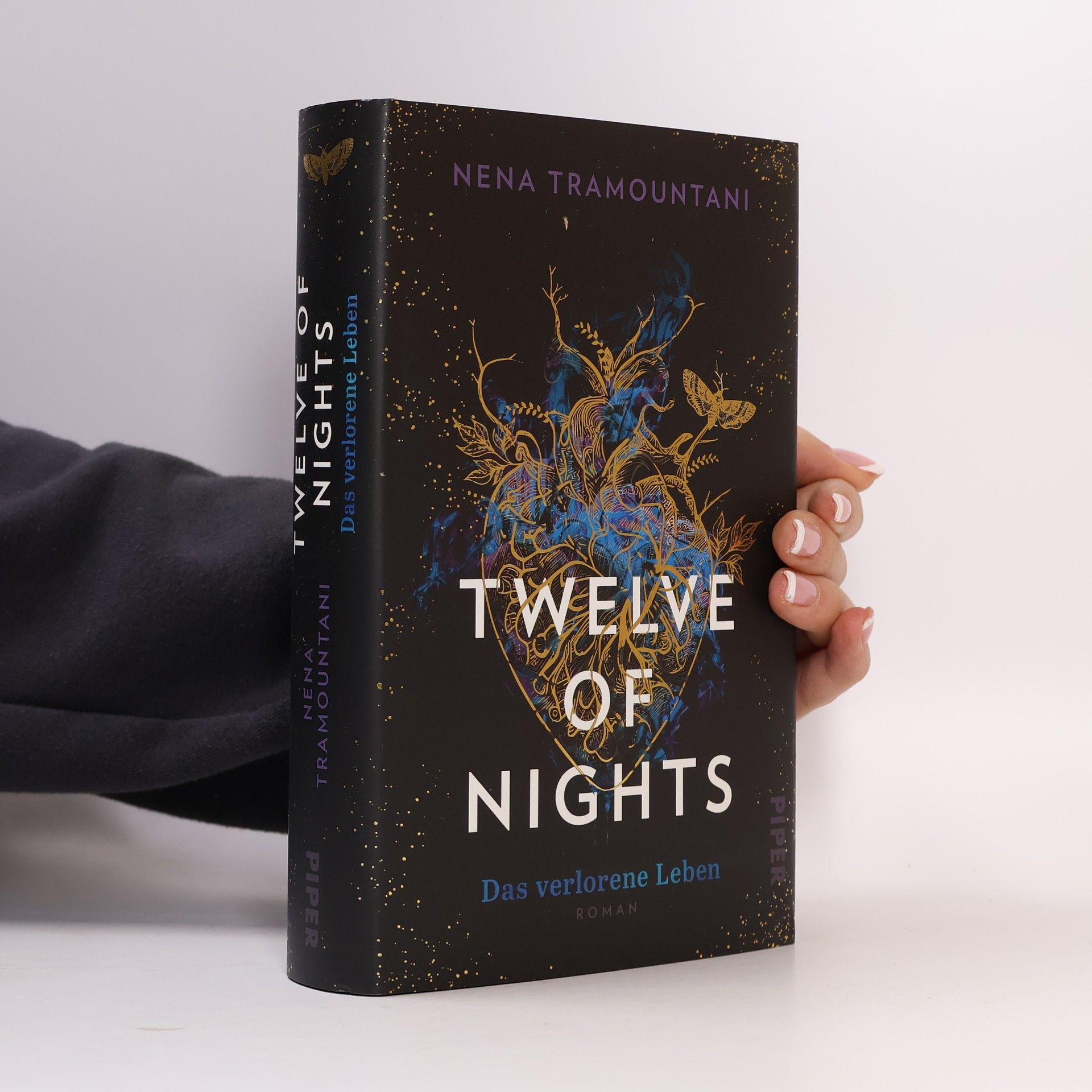 Nena Tramountani Twelve of Nights – Das verlorene Leben. Roman | Mit limitiertem Farbschnitt | Griechische Legenden treffen auf queere Romantasy
