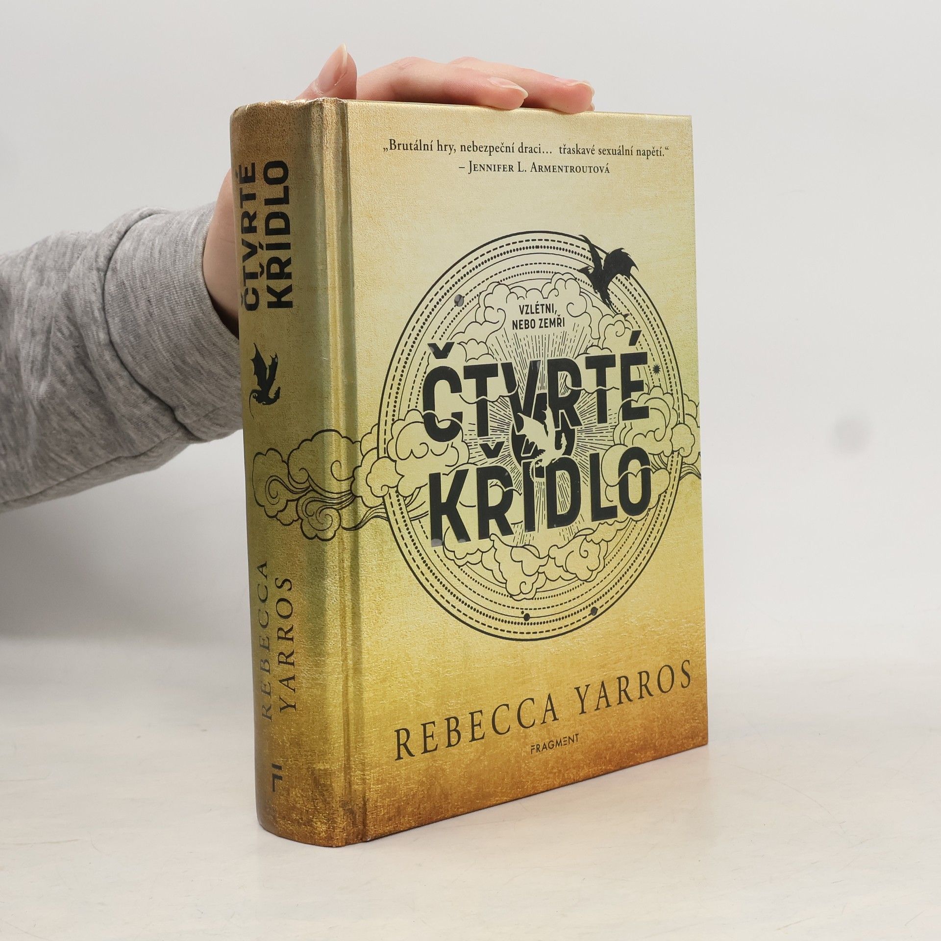 Rebecca Yarros Čtvrté křídlo