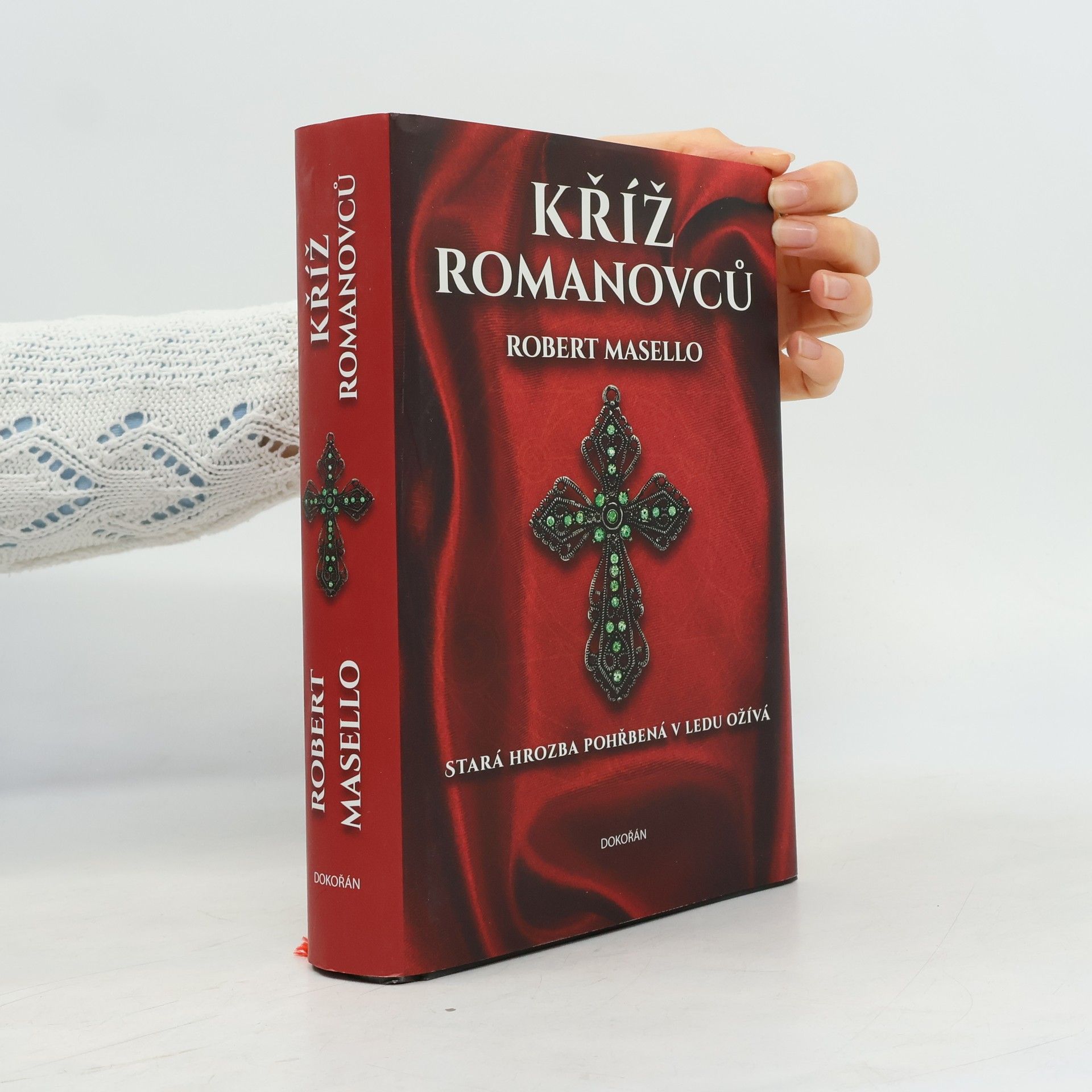 Robert Masello Kříž Romanovců
