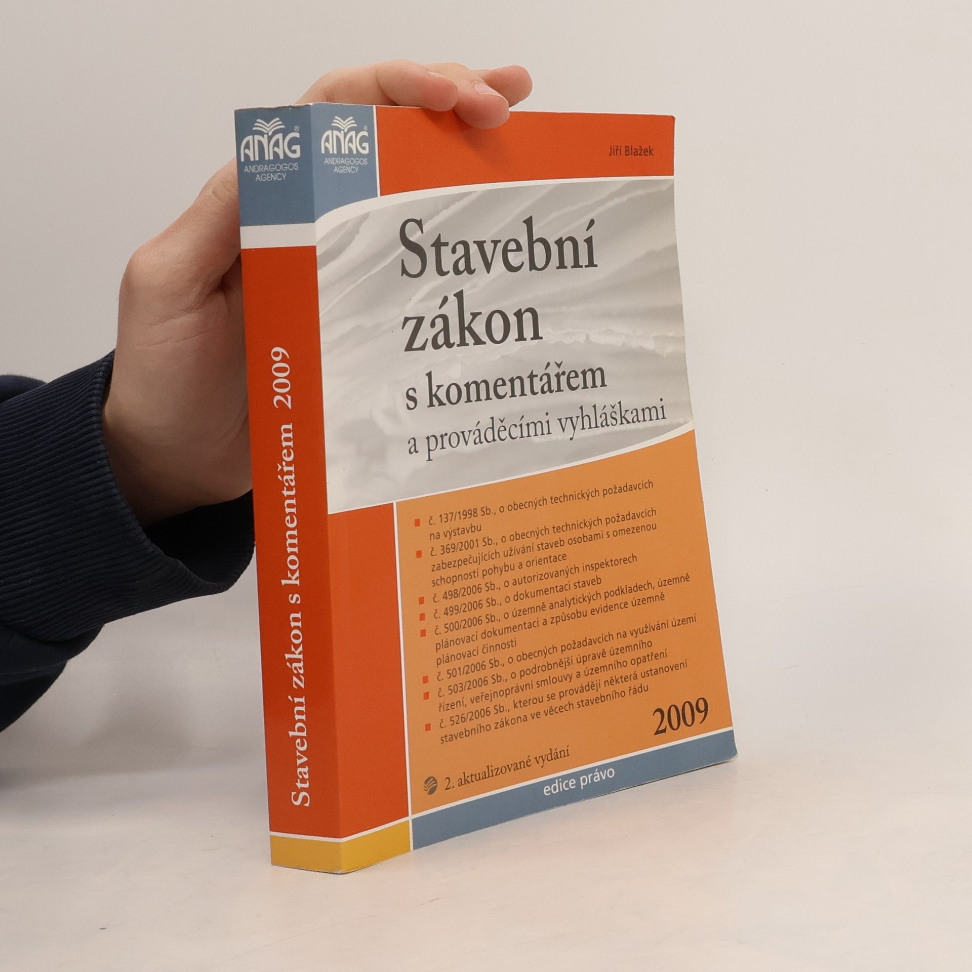 Stavební zákon : s komentářem a prováděcími vyhláškami : 2009