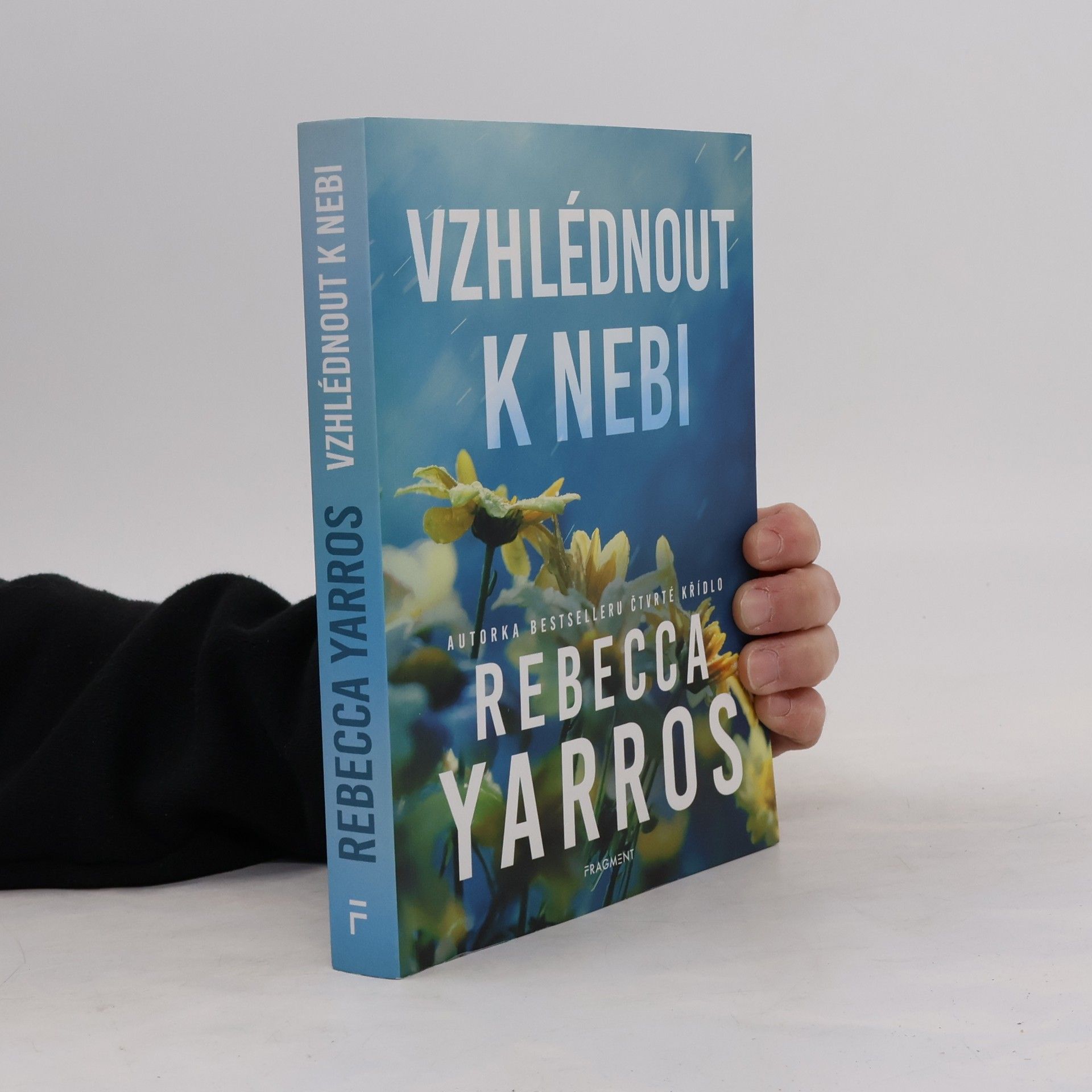 Rebecca Yarros Vzhlédnout k nebi