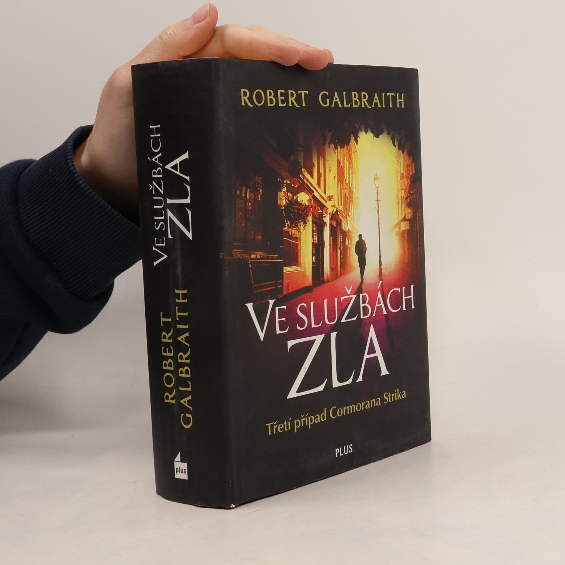 Robert Galbraith Ve službách zla