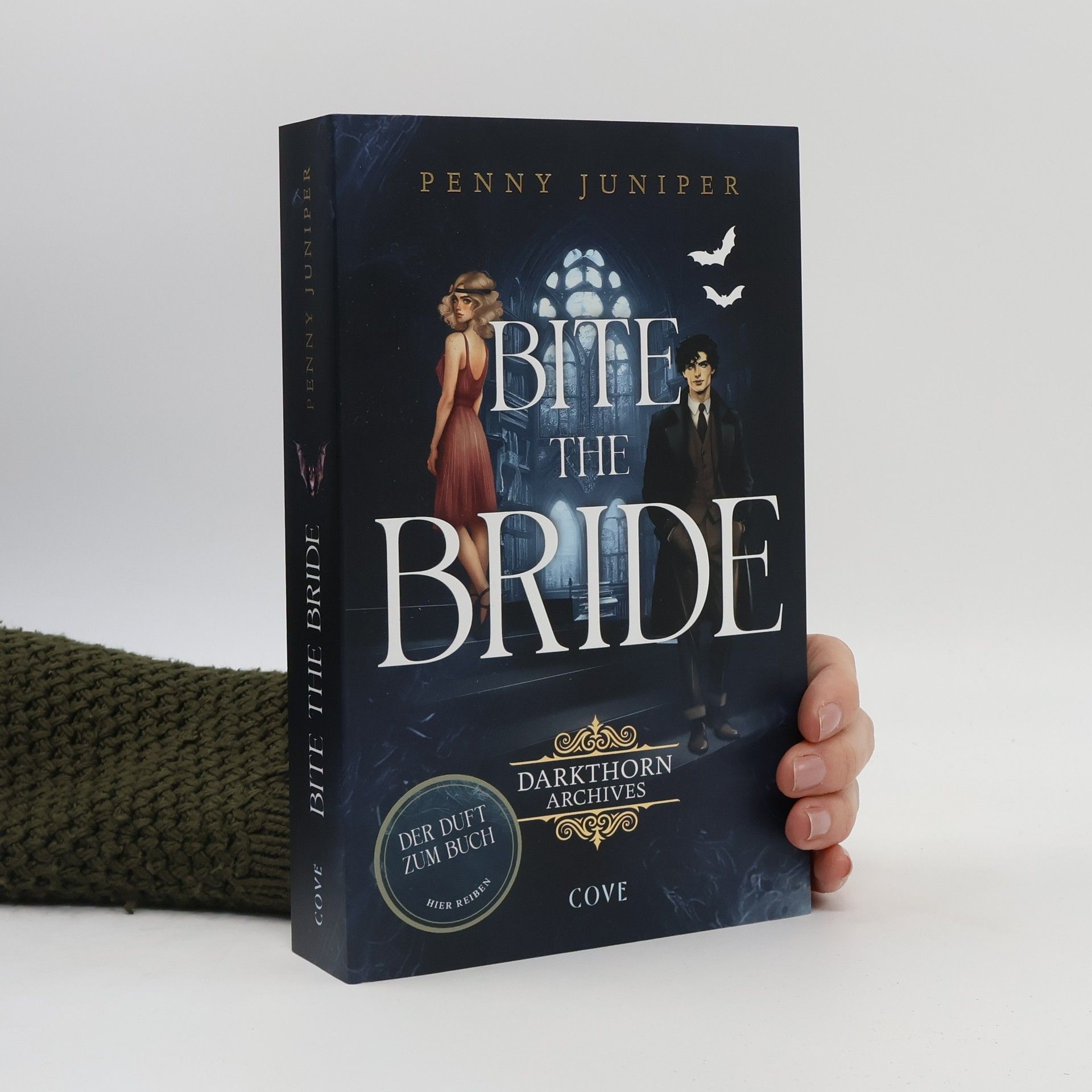 Penny Juniper Darkthorn Archives 1: Bite the Bride