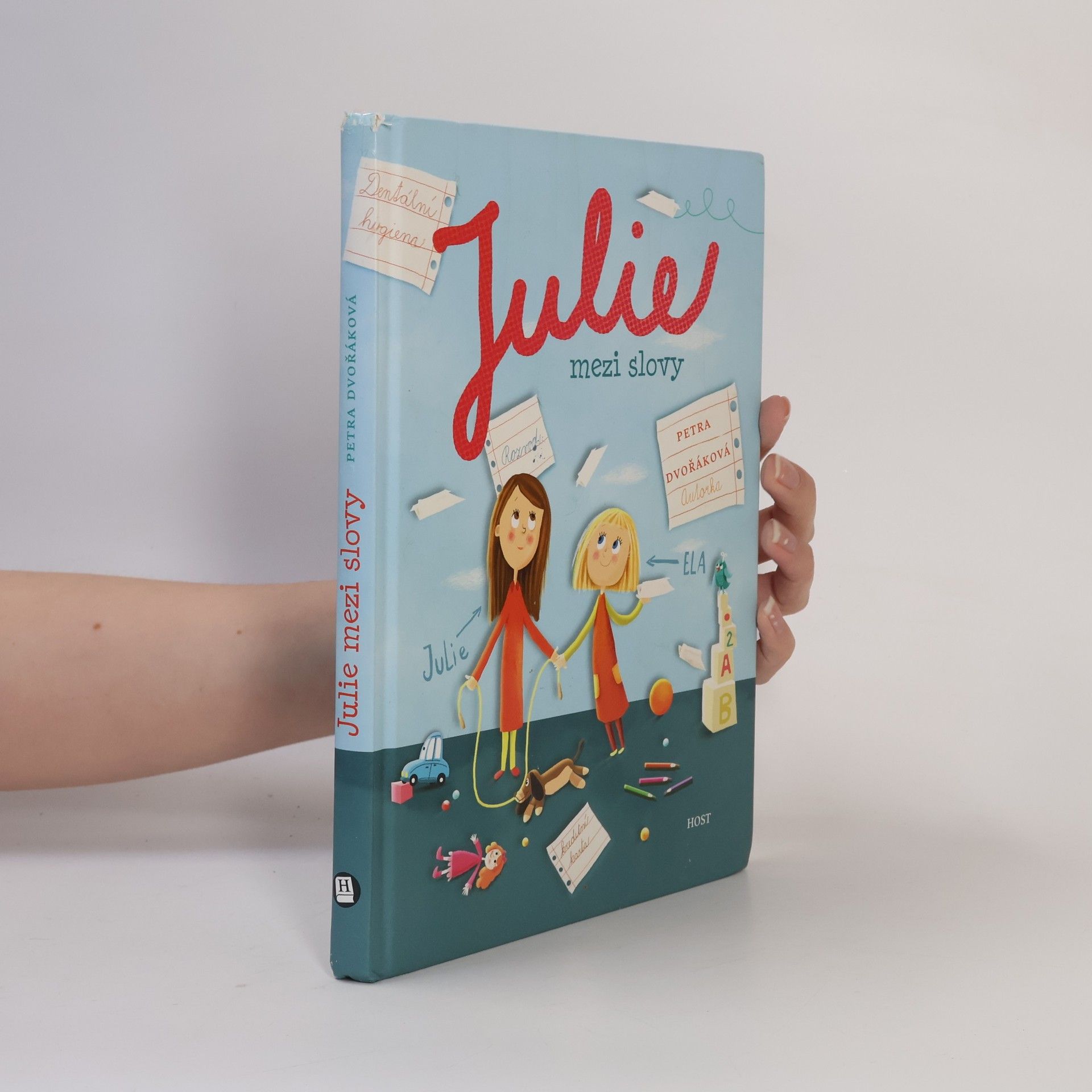 Julie mezi slovy