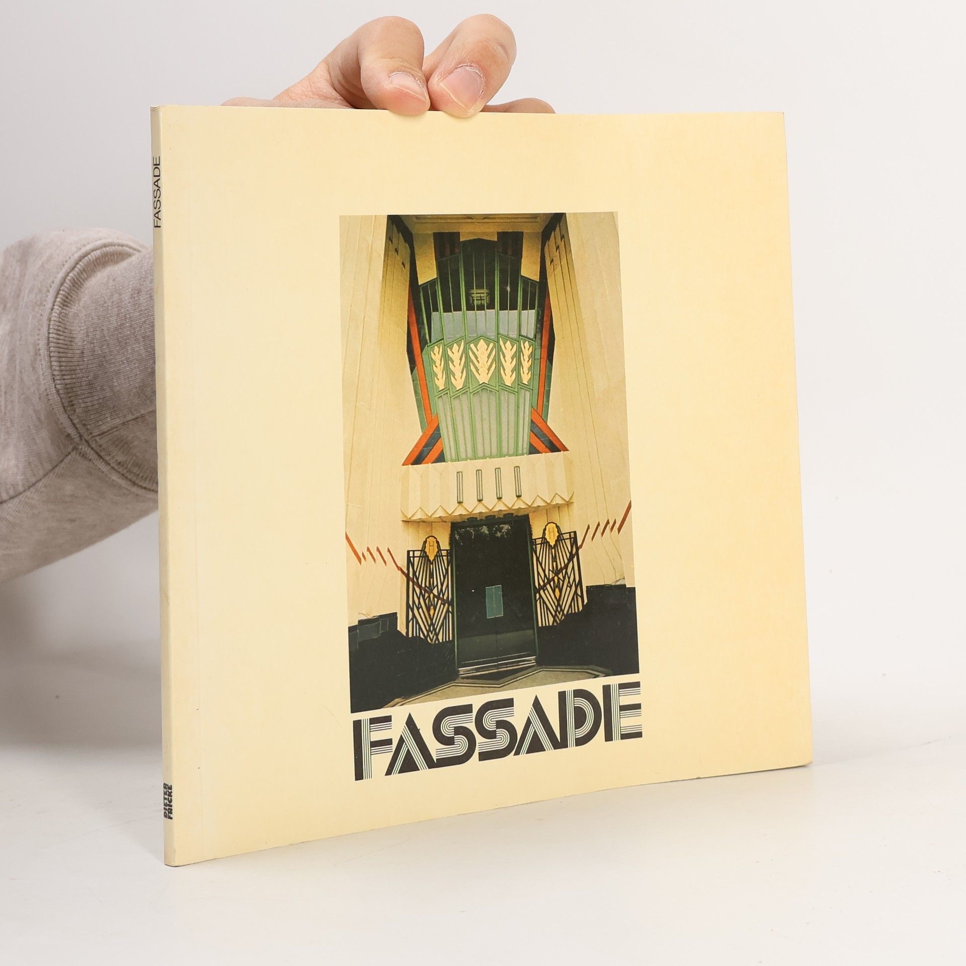 Tony Mackertich Fassade