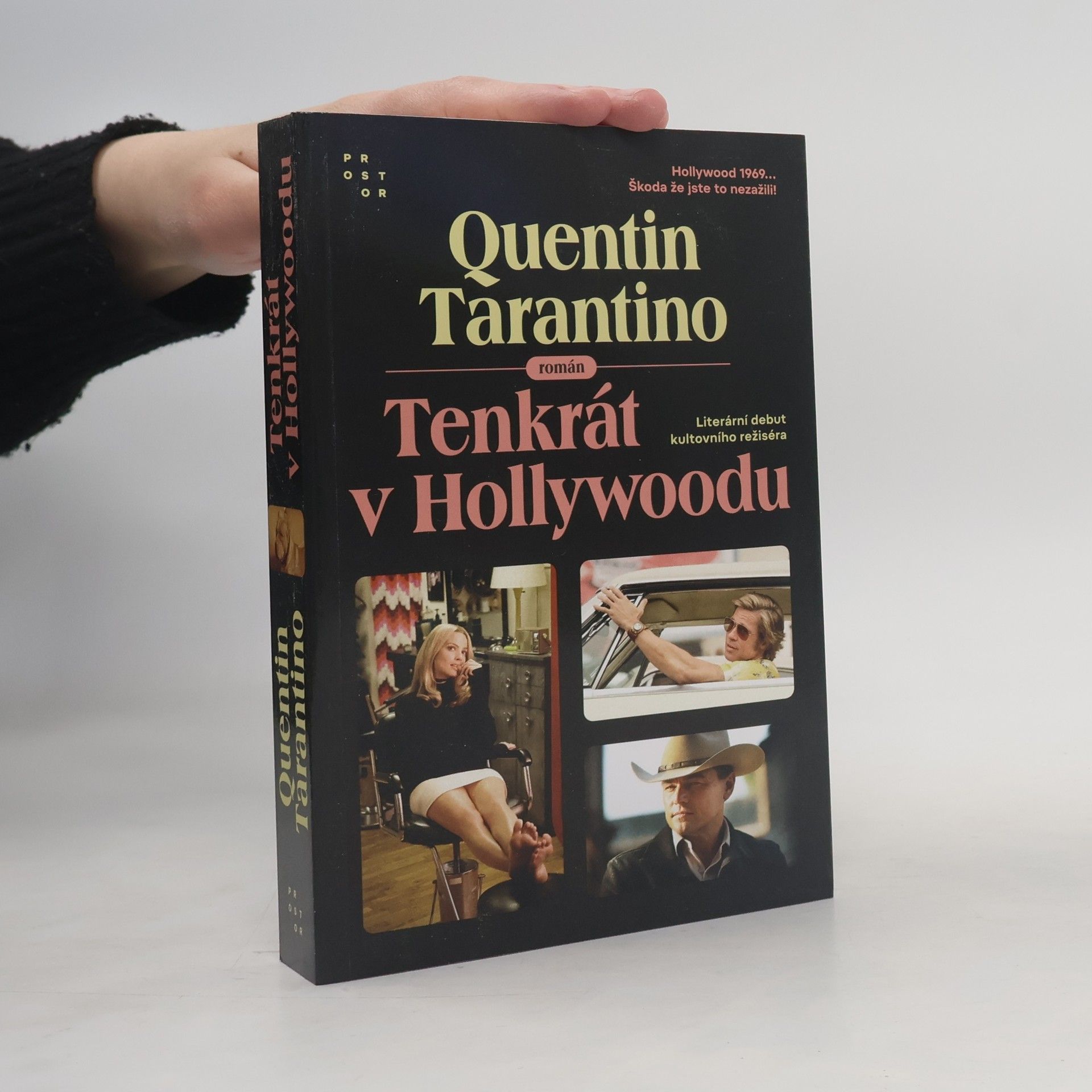 Quentin Tarantino Tenkrát v Hollywoodu : román