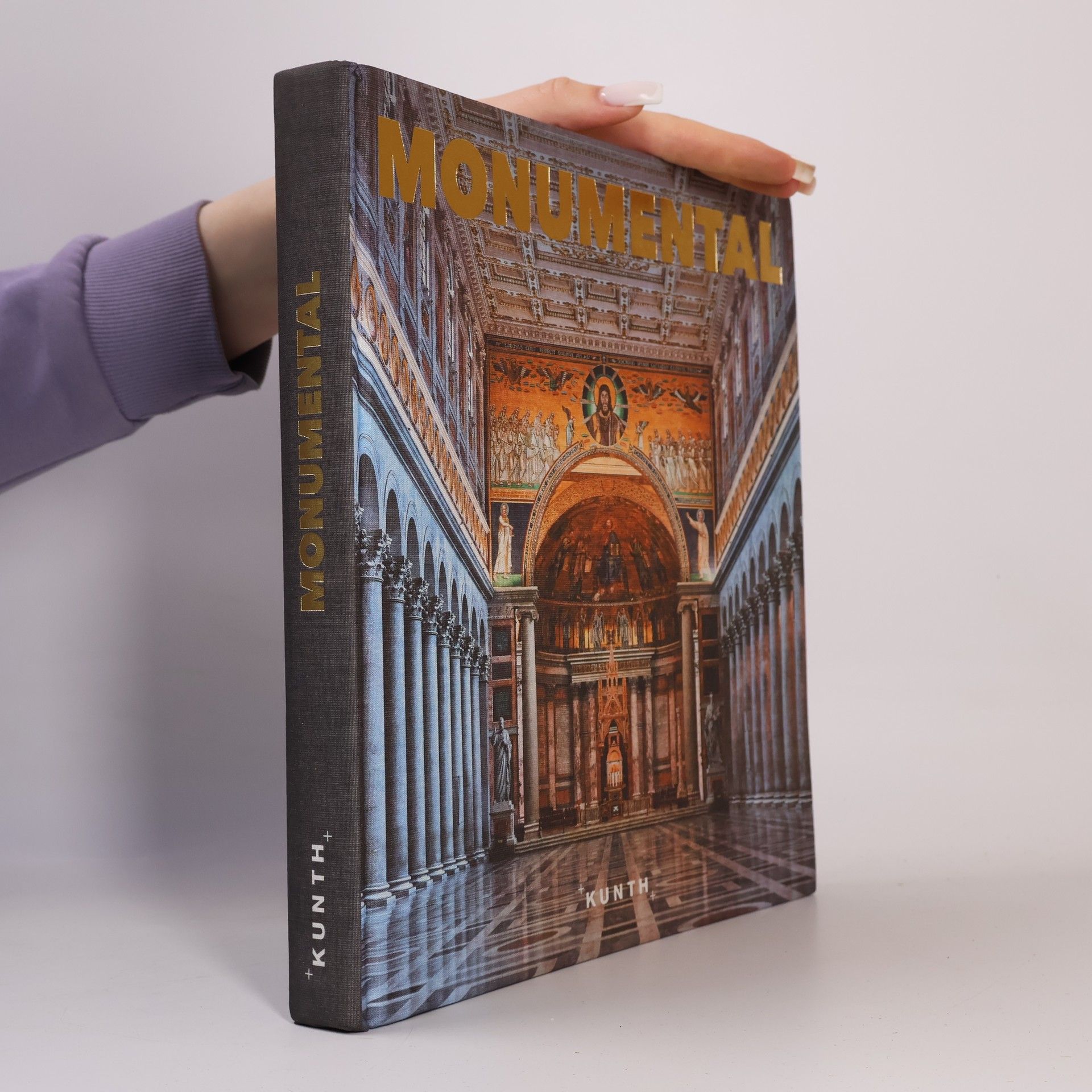 Kerstin Majewski Monumental