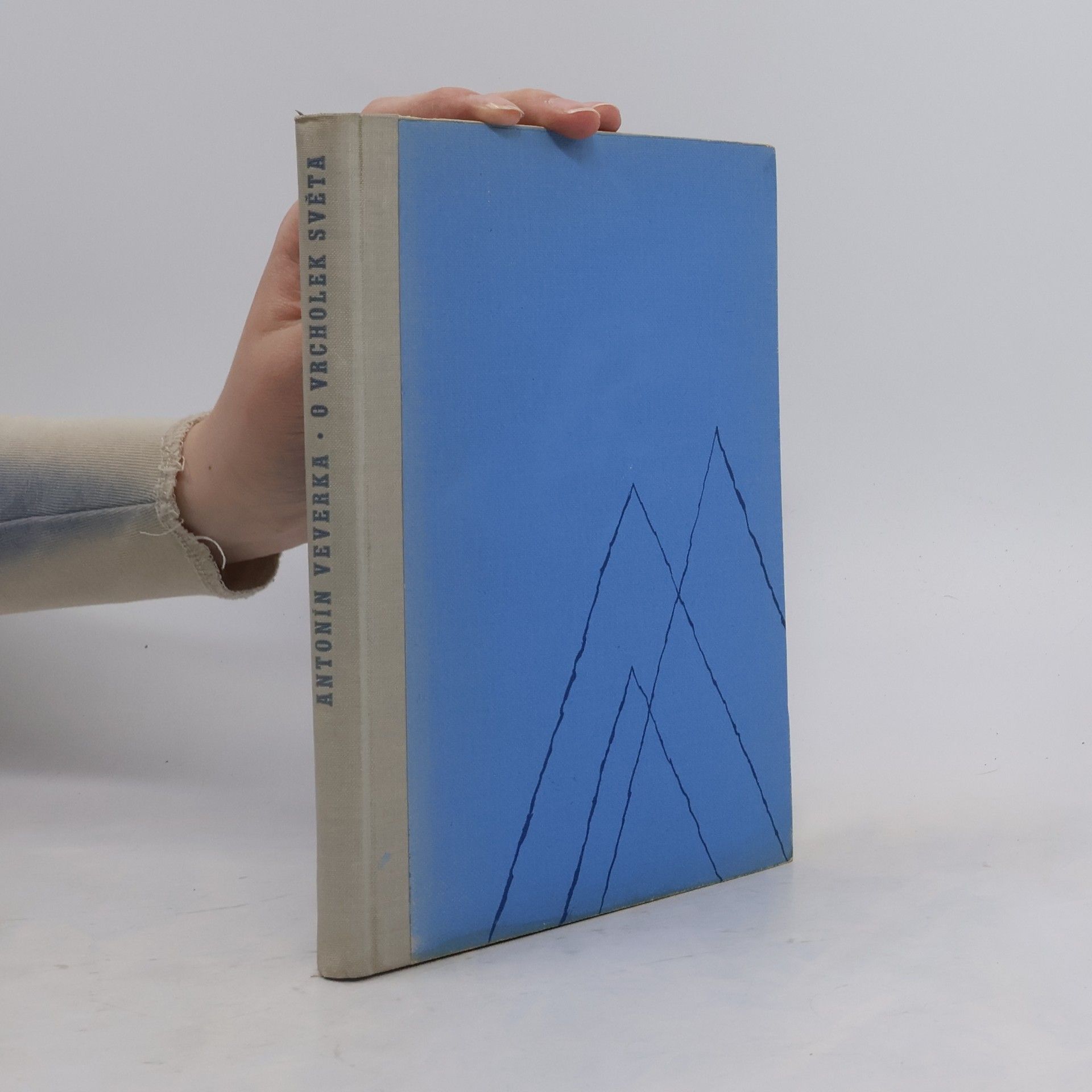 Antonín Veverka O vrcholek světa. Nepřemožitelný Mount Everest