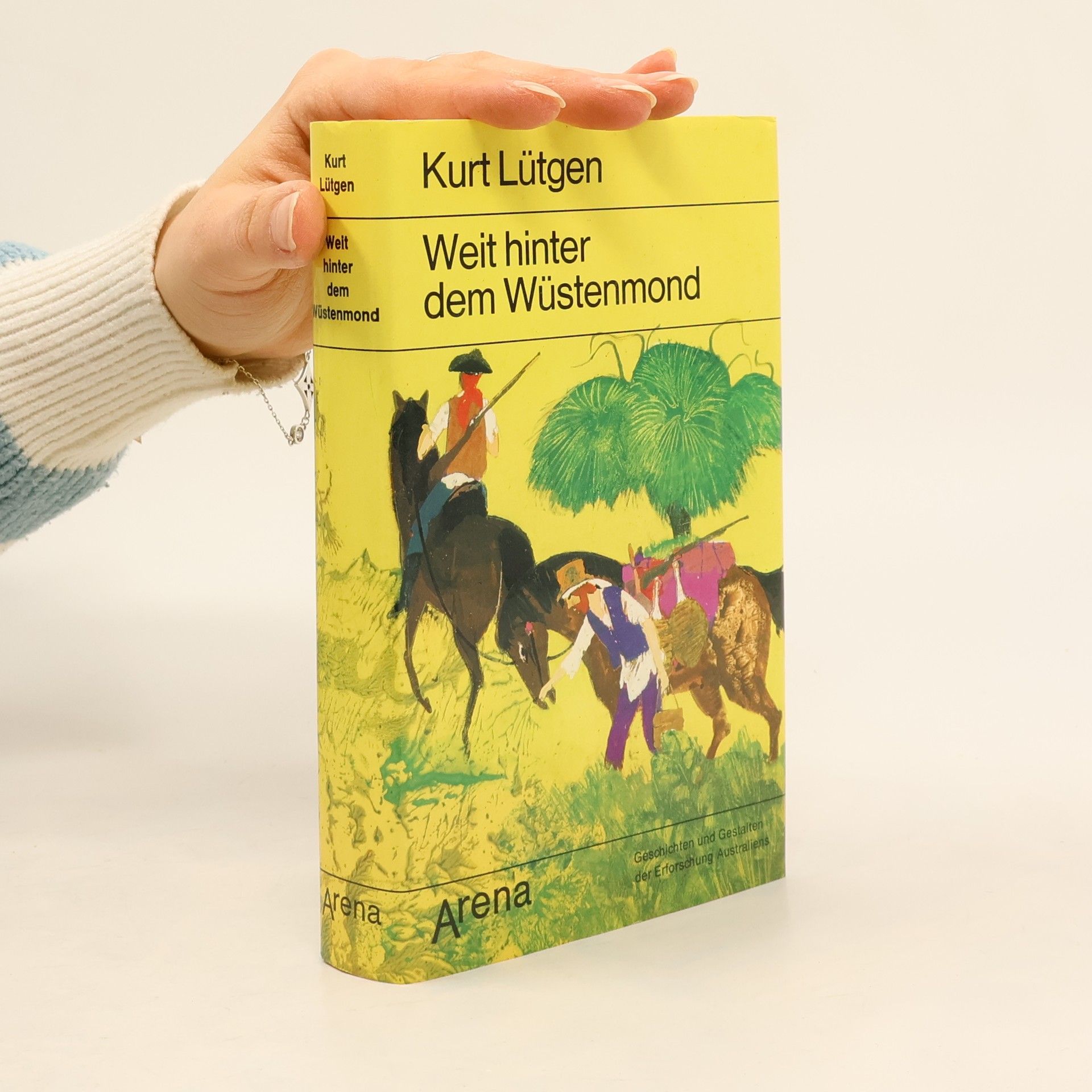 Weit hinter dem Wüstenmond