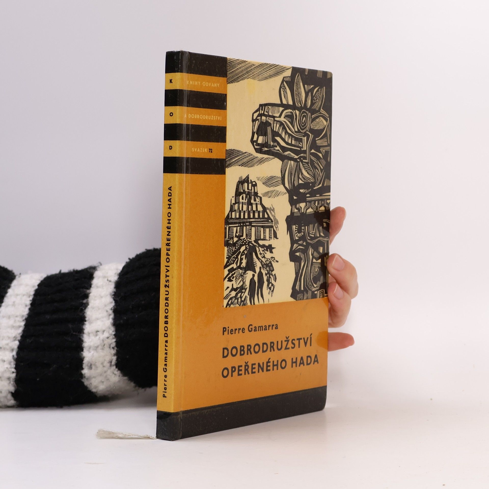Pierre Gamarra Dobrodružství opeřeného hada