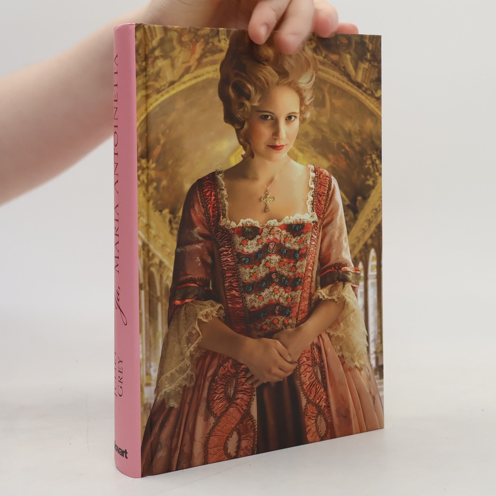 Juliet Grey Ja, Mária Antoinetta