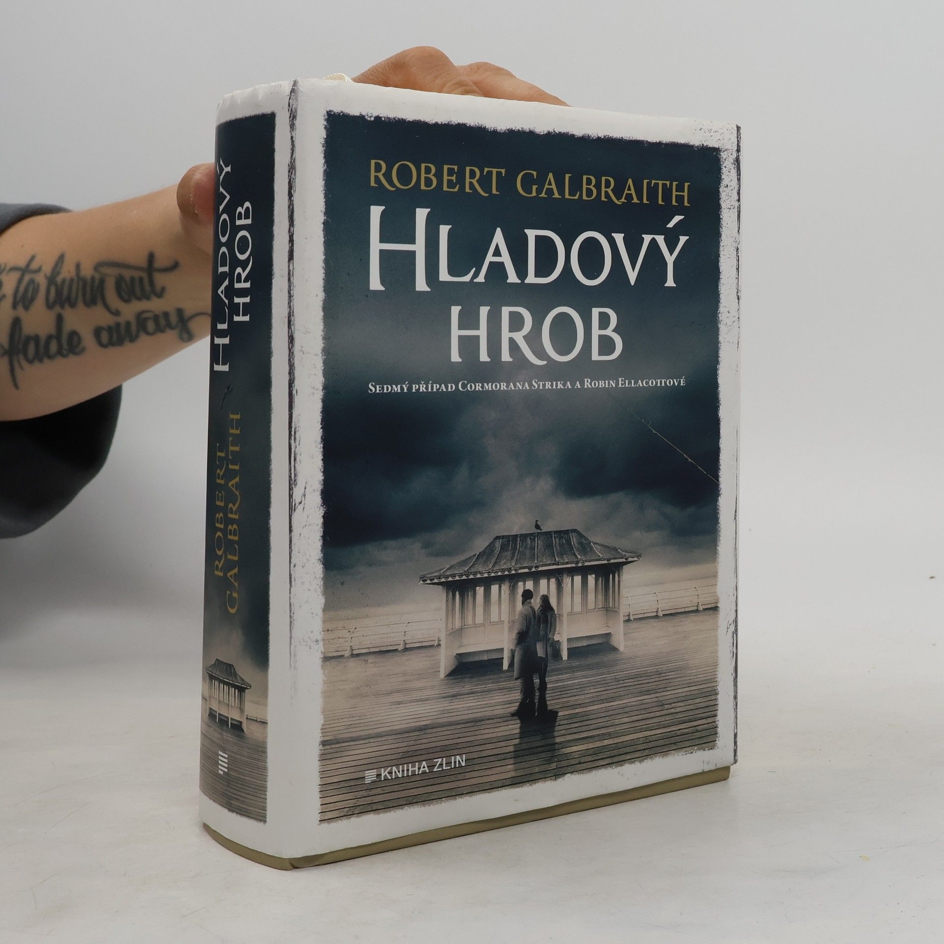 Robert Galbraith Hladový hrob