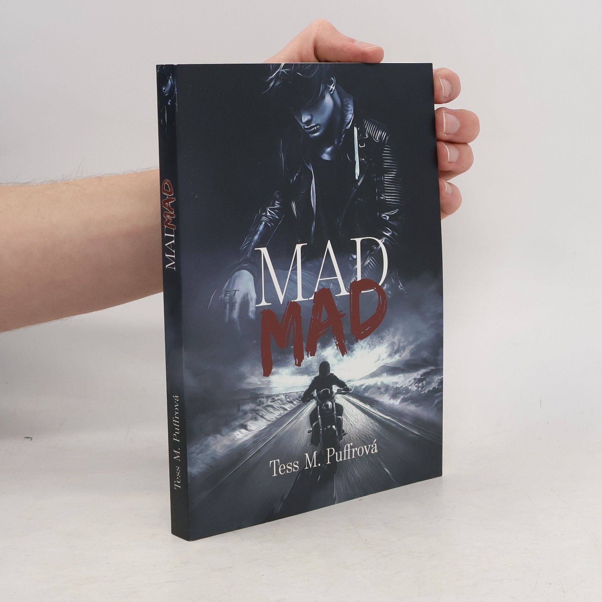 Tess M. Puffrová Mad Mad