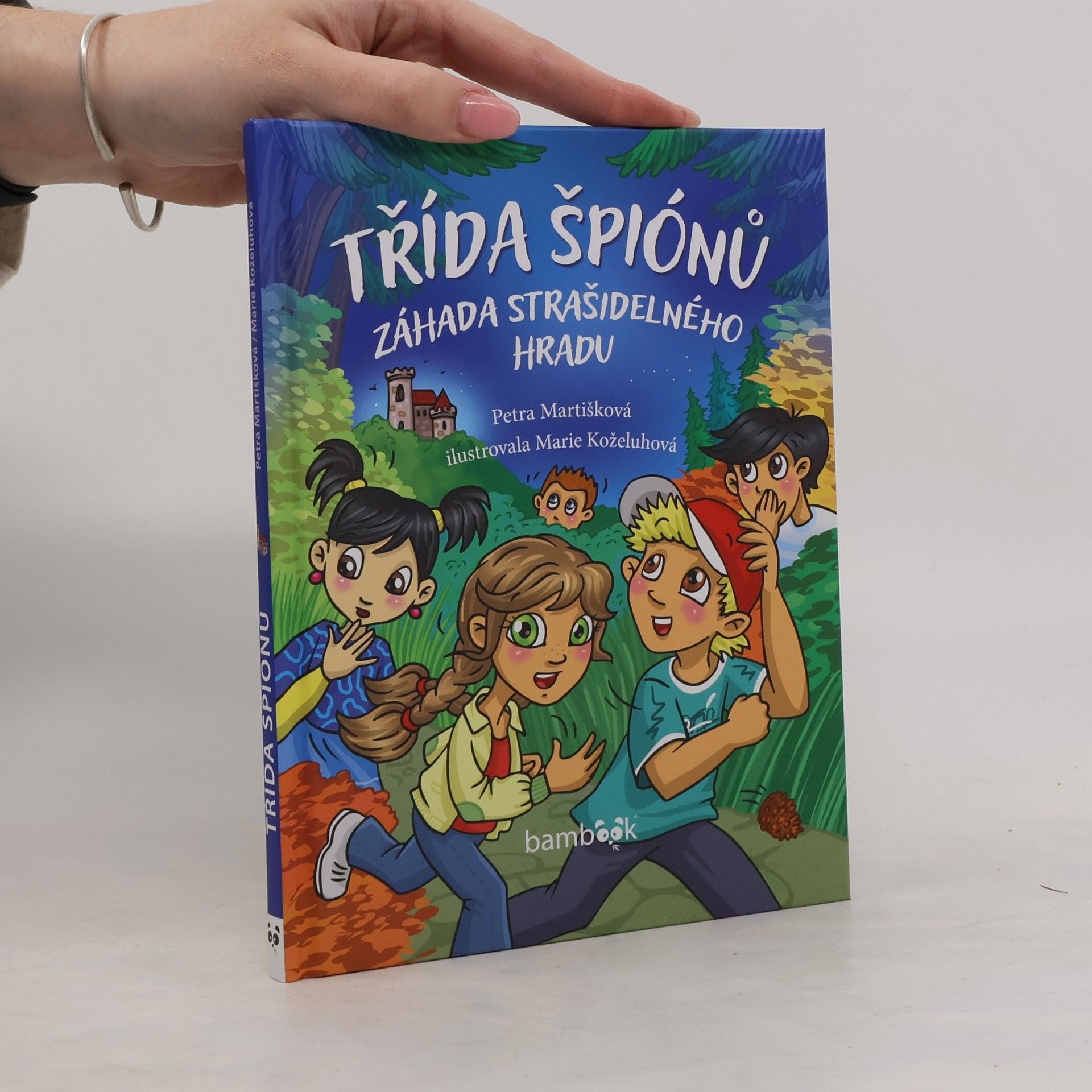 Marie Koželuhová Třída špiónů : záhada strašidelného hradu