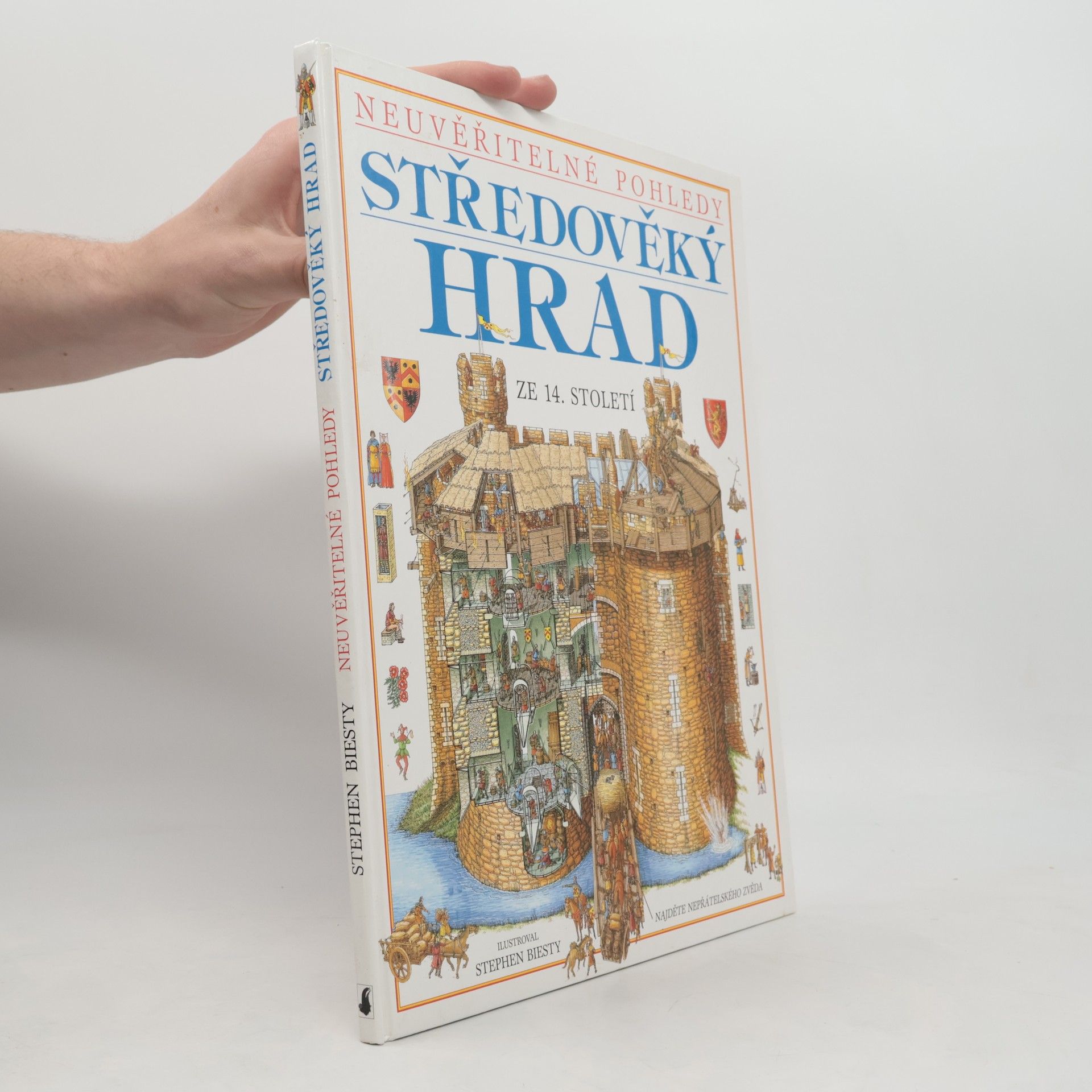 Richard Platt Středověký hrad [ze 14. století]