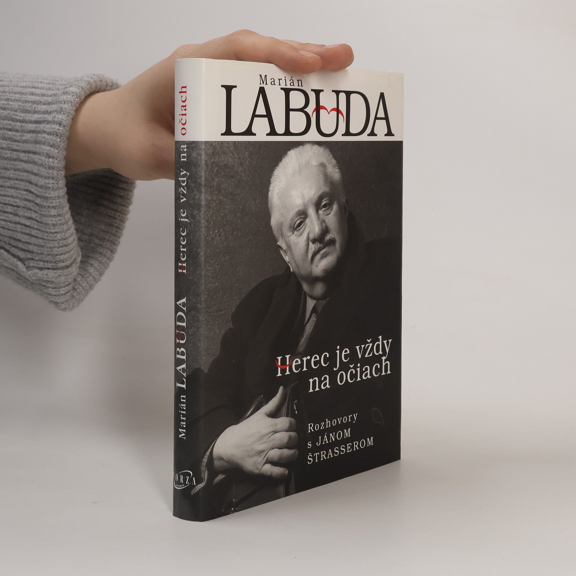 Herec je vždy na očiach : rozhovory s Jánom Štrasserom