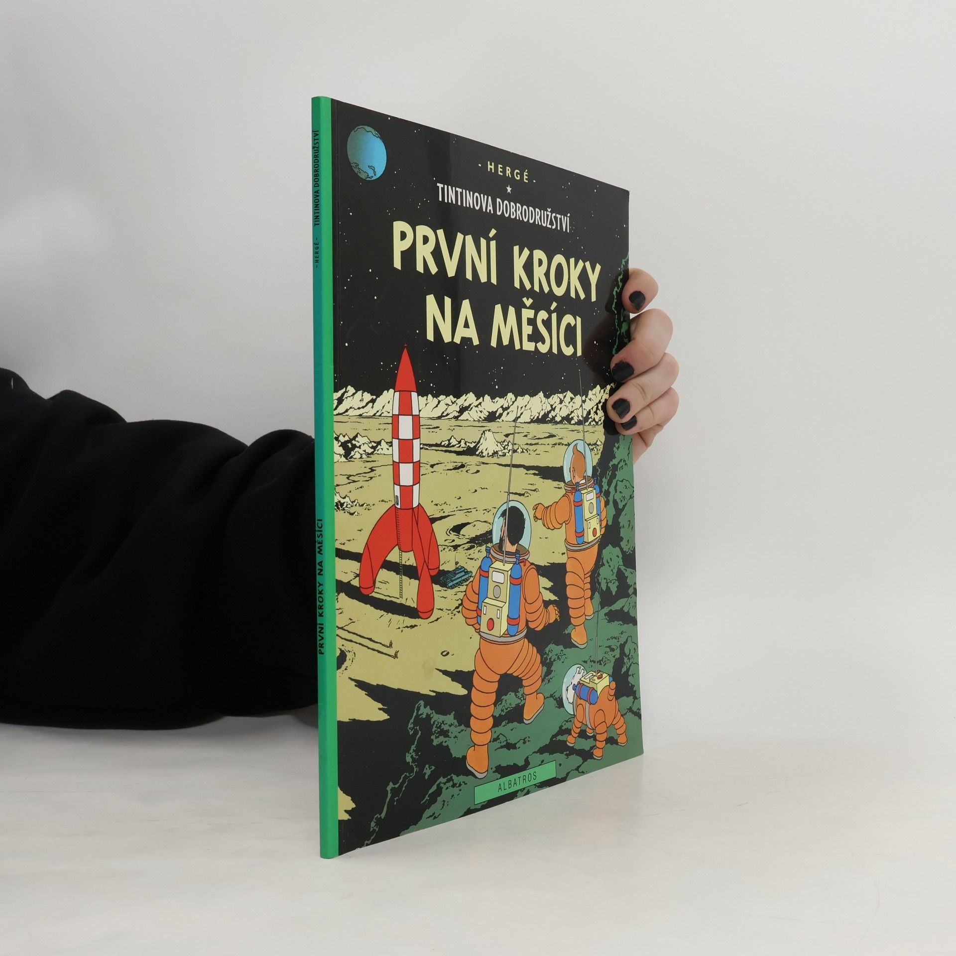 Hergé Tintinova dobrodružství 17. První kroky na Měsíci