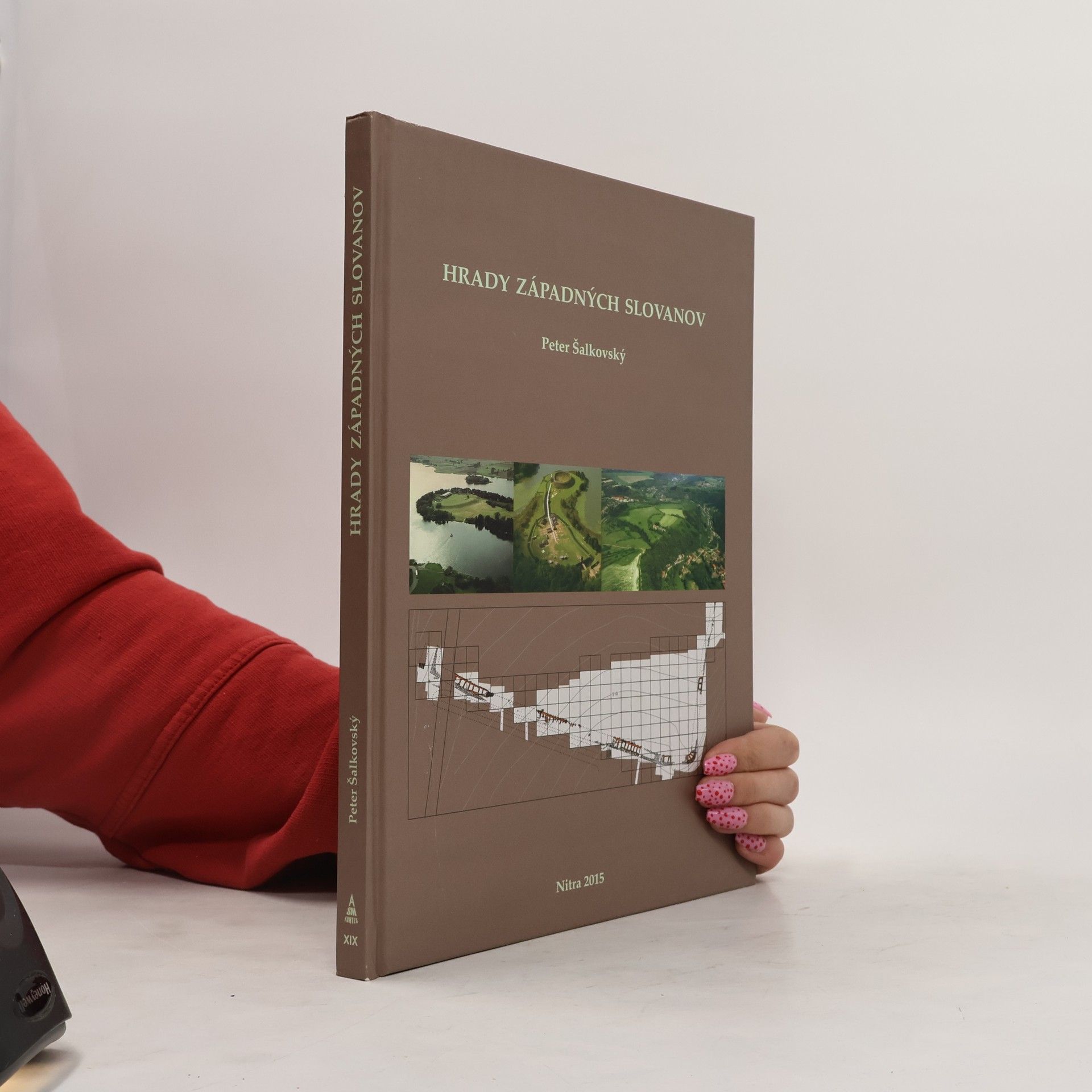Peter Šalkovský Hrady západných Slovanov