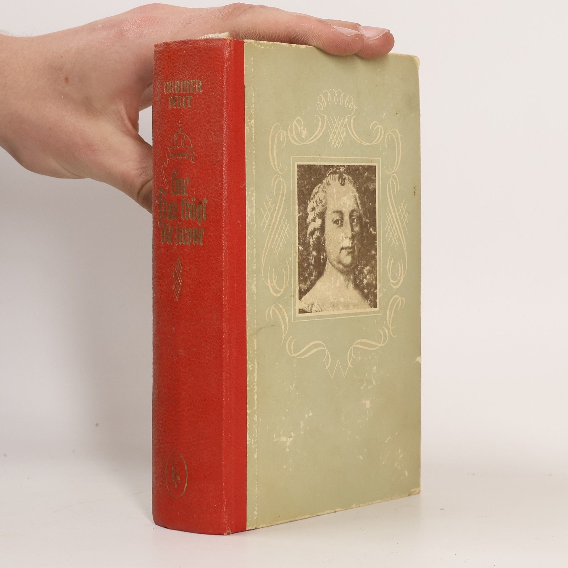 Fanny Wibmer-Pedit Eine Frau trägt die Krone