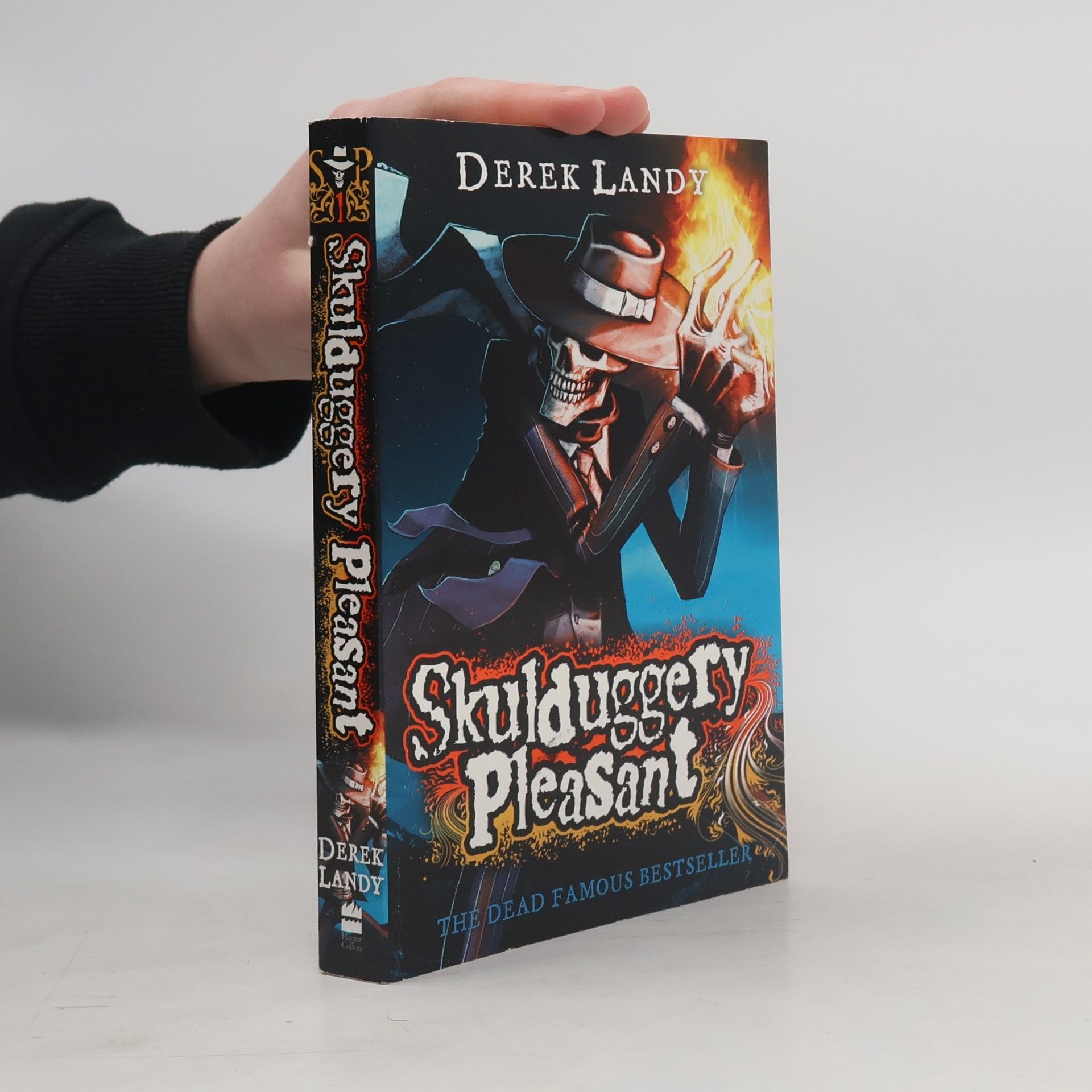 Derek Landy Skulduggery Pleasant
