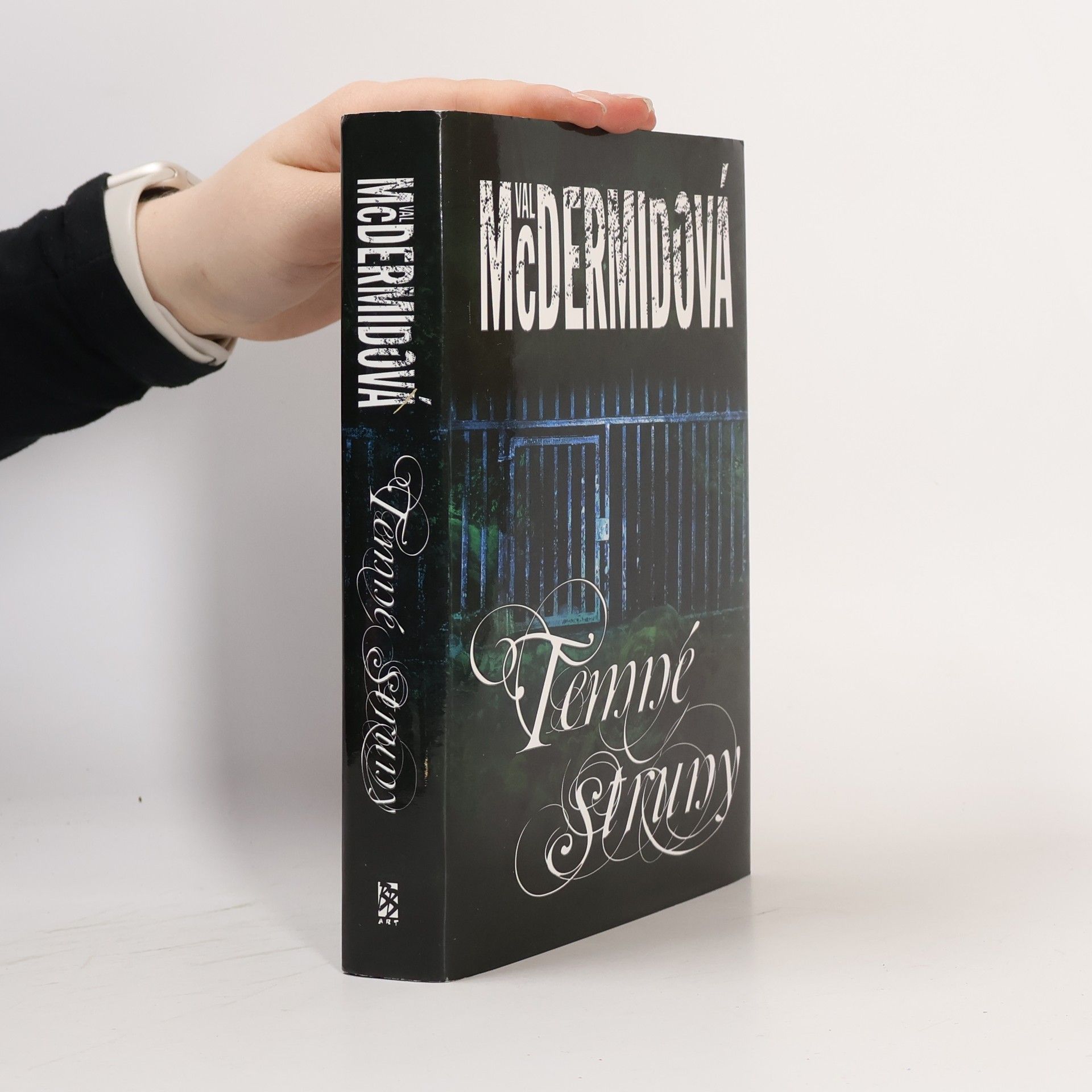 Val McDermid Karen Pirieová 2. Temné struny