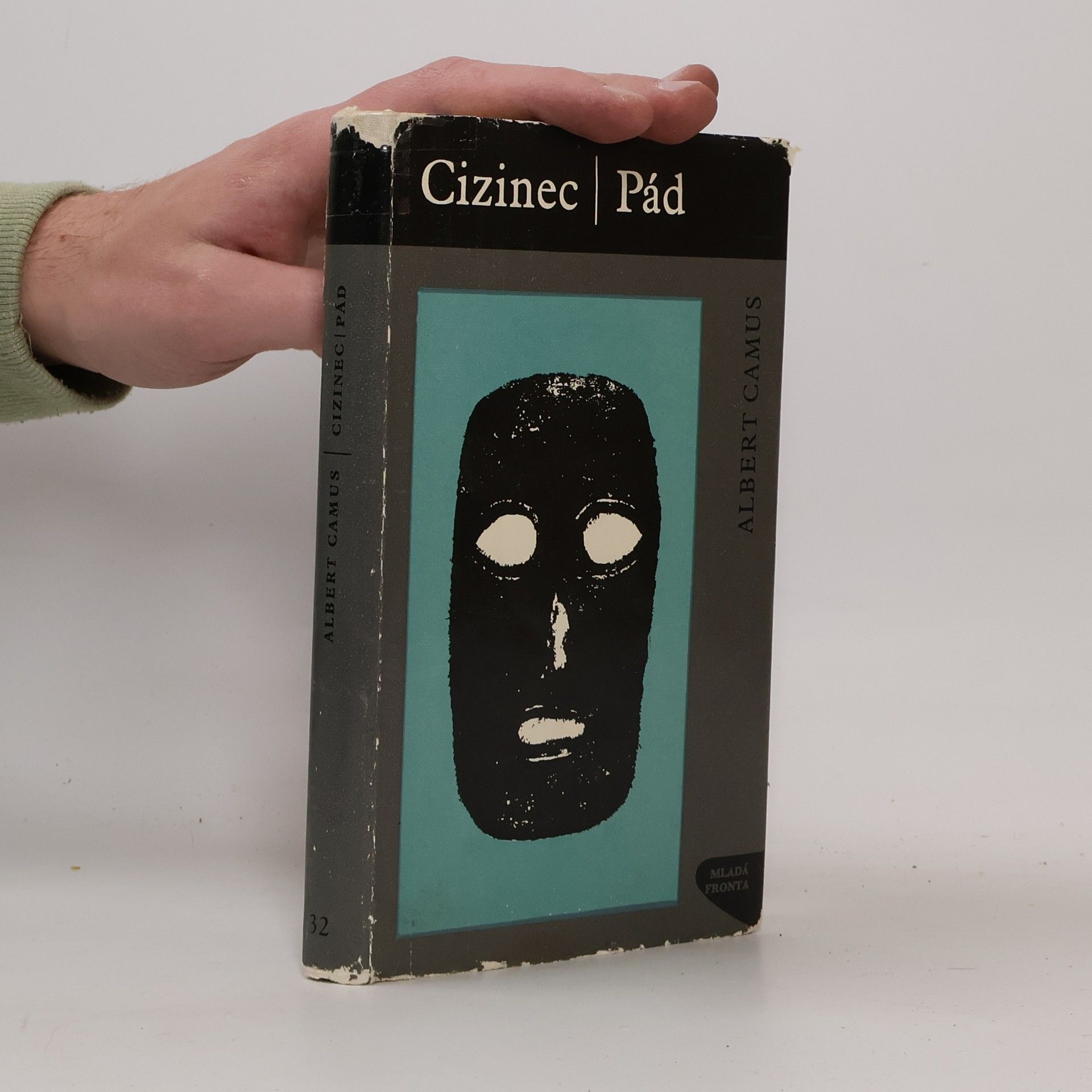 Albert Camus Cizinec. Pád