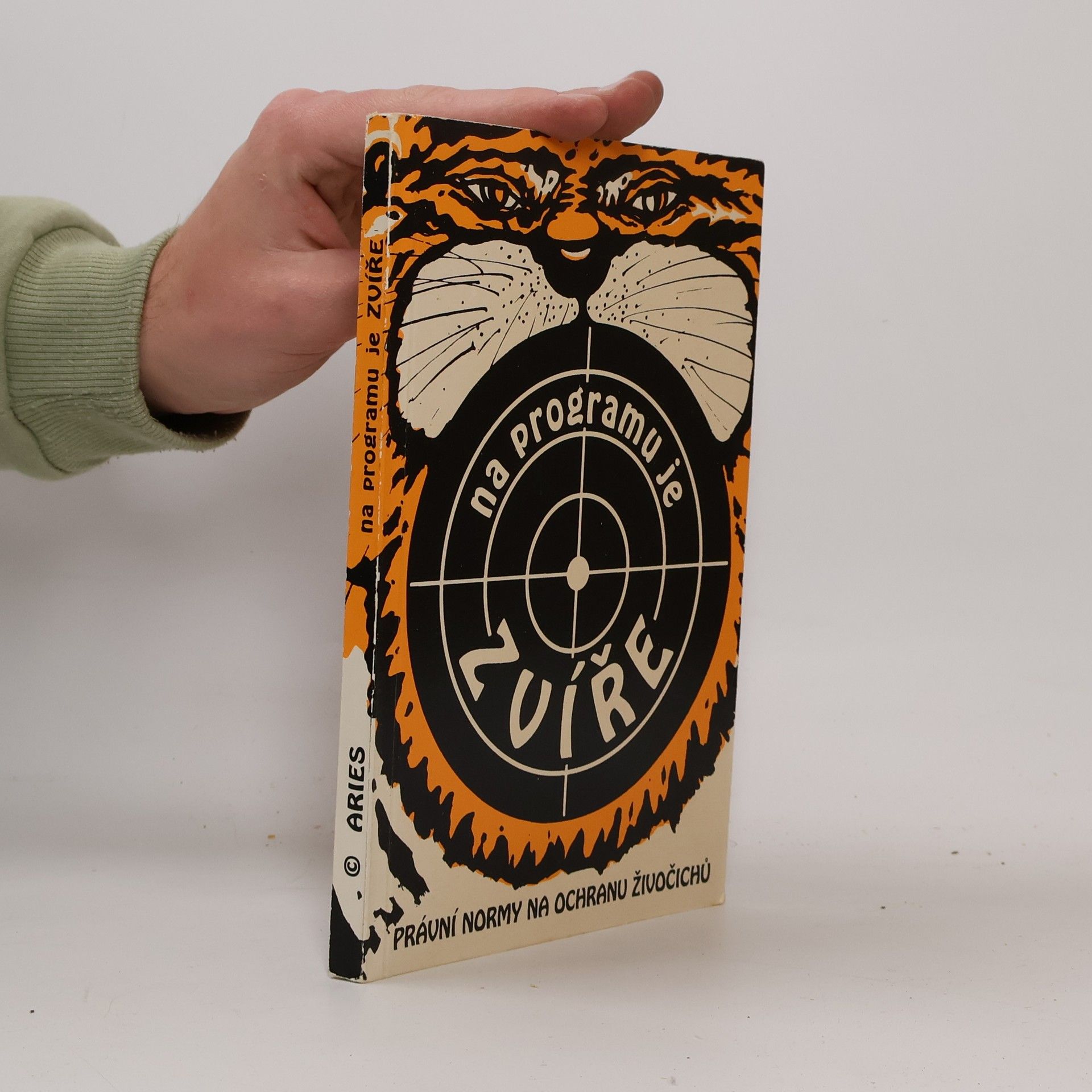 Kolektiv autorů Na programu je zvíře. Výběr nejdůležitějších mezinárodních právních norem o ochraně živočichů