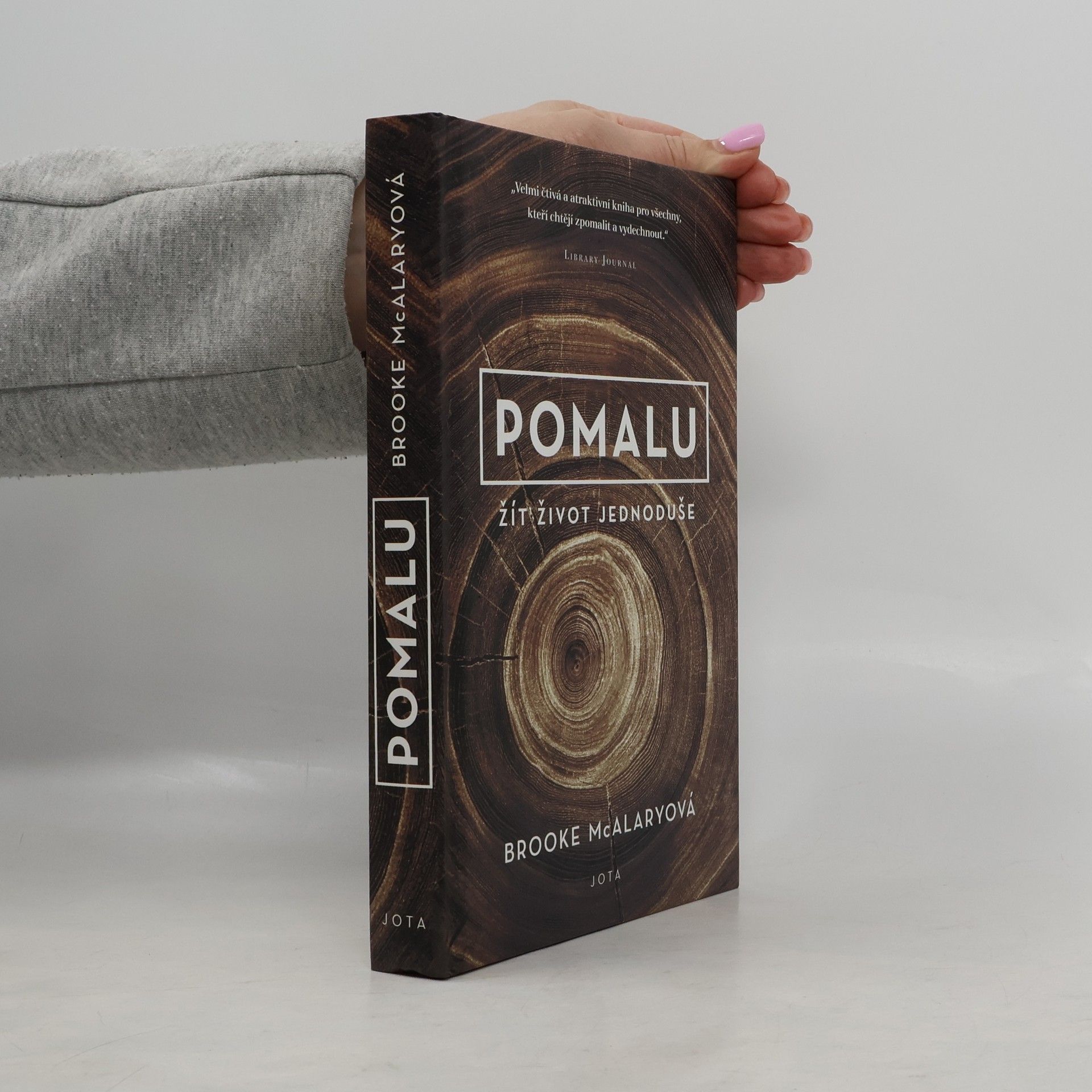 Brooke McAlary Pomalu