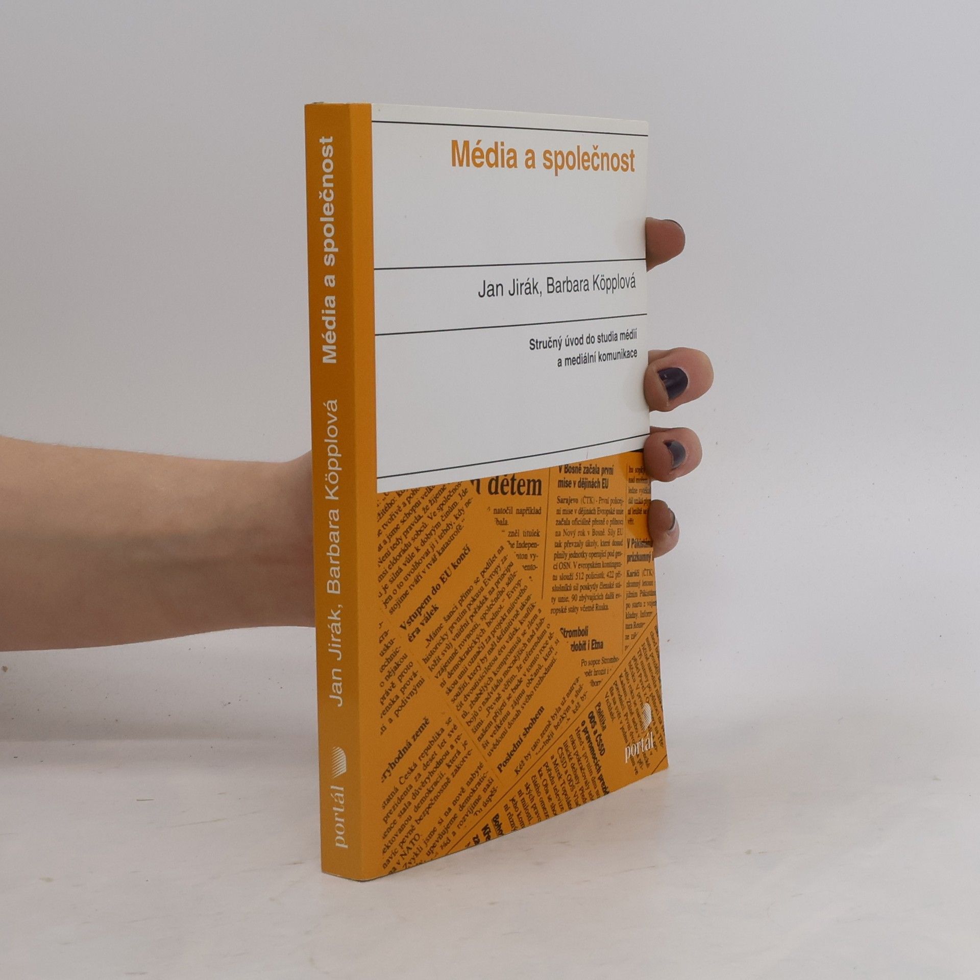 Média a společnost