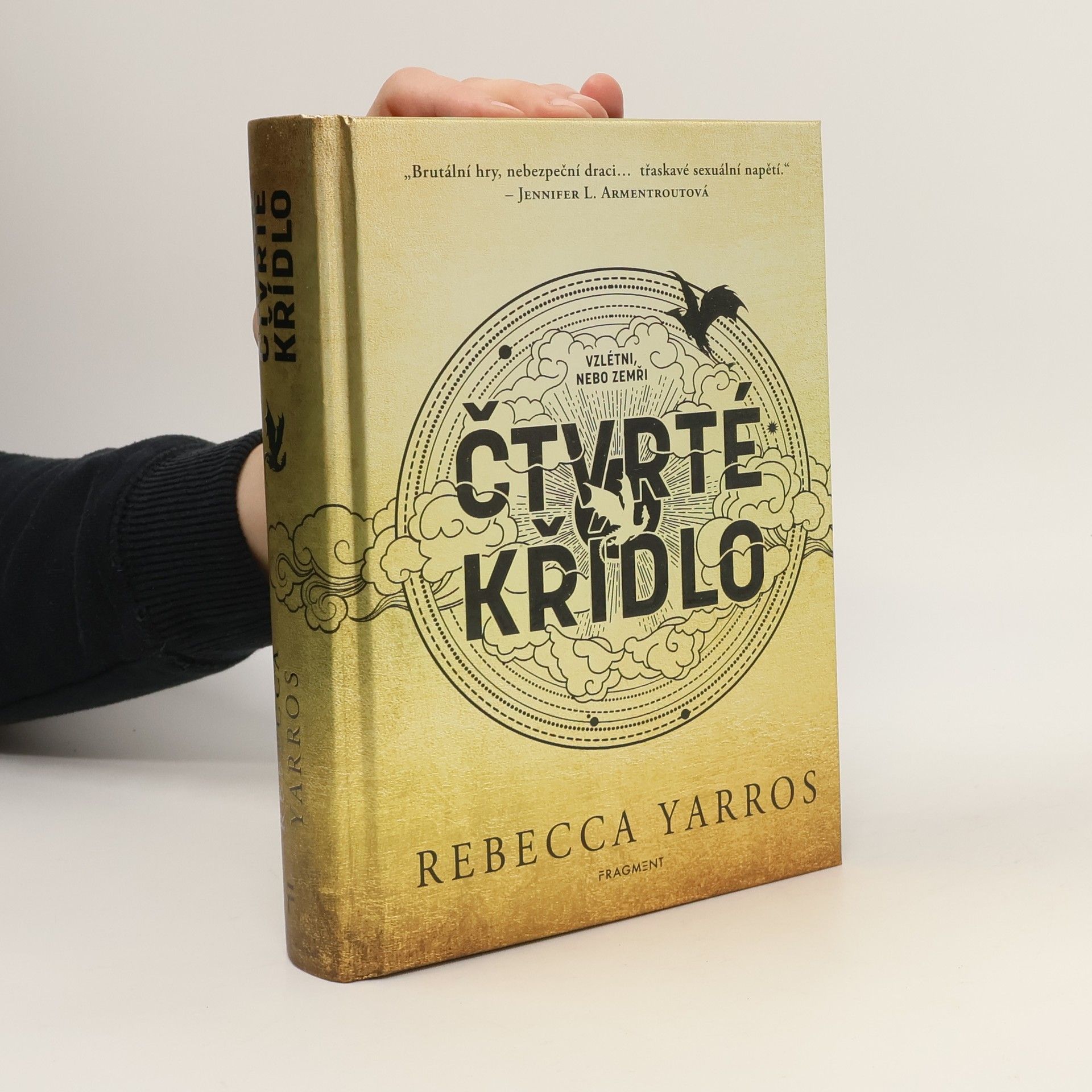 Rebecca Yarros Čtvrté křídlo