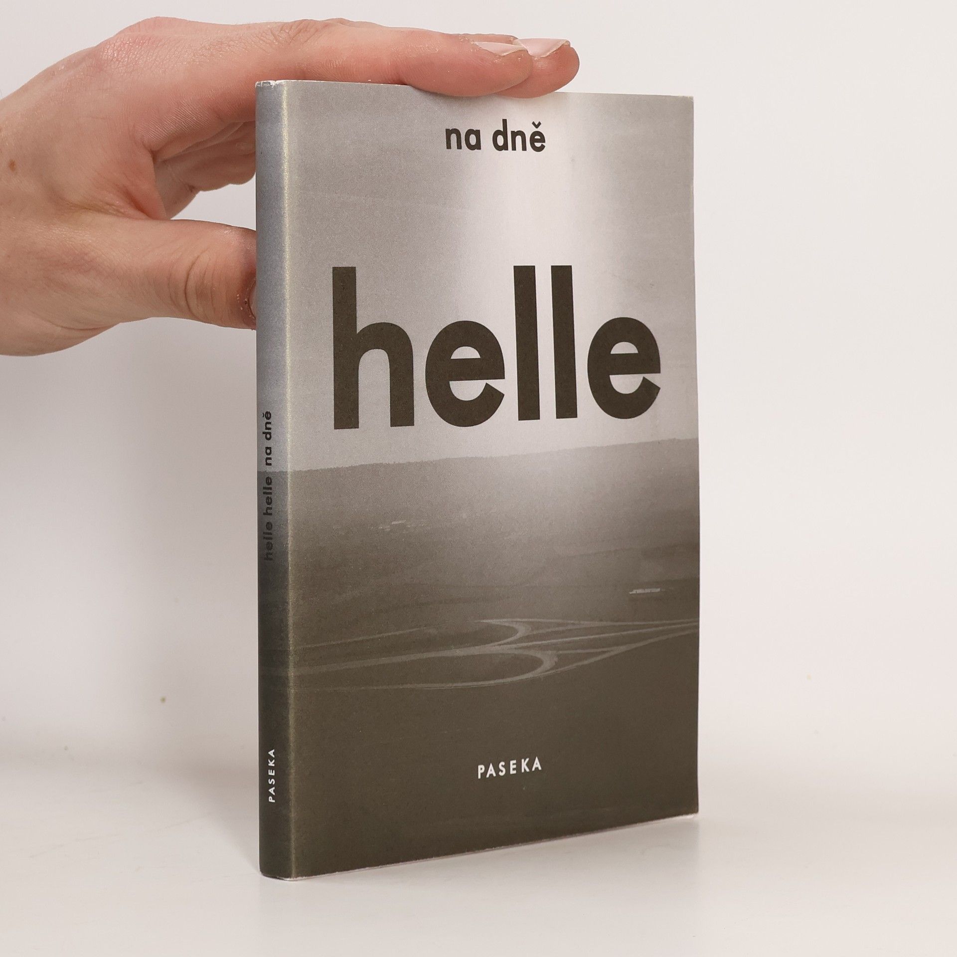 Helle Helle Na dně