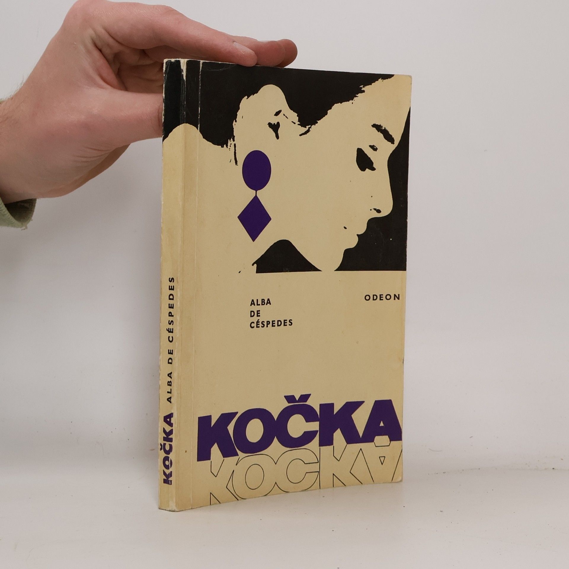 Alba de Céspedes Kočka