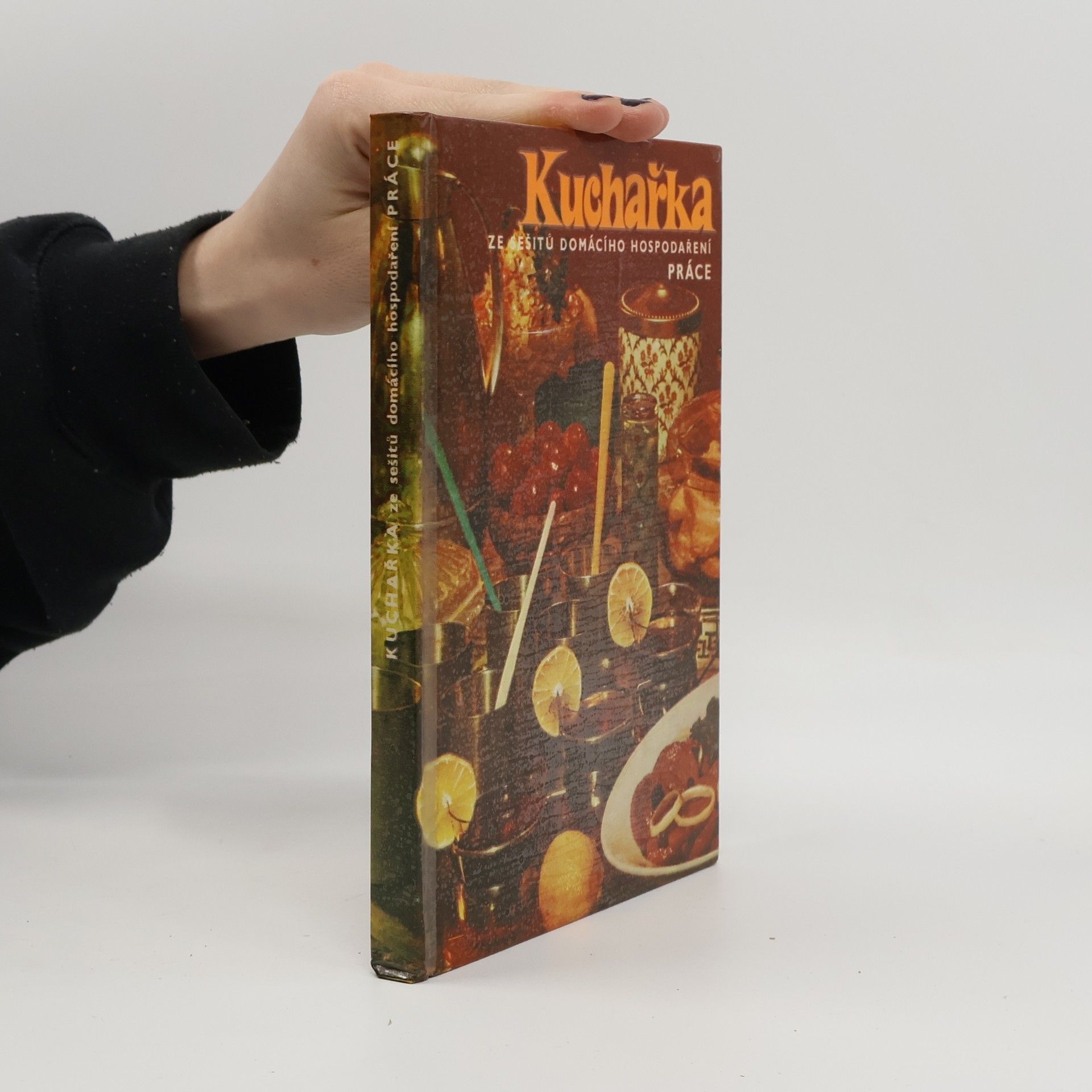 Kuchařka ze sešitů domácího hospodaření