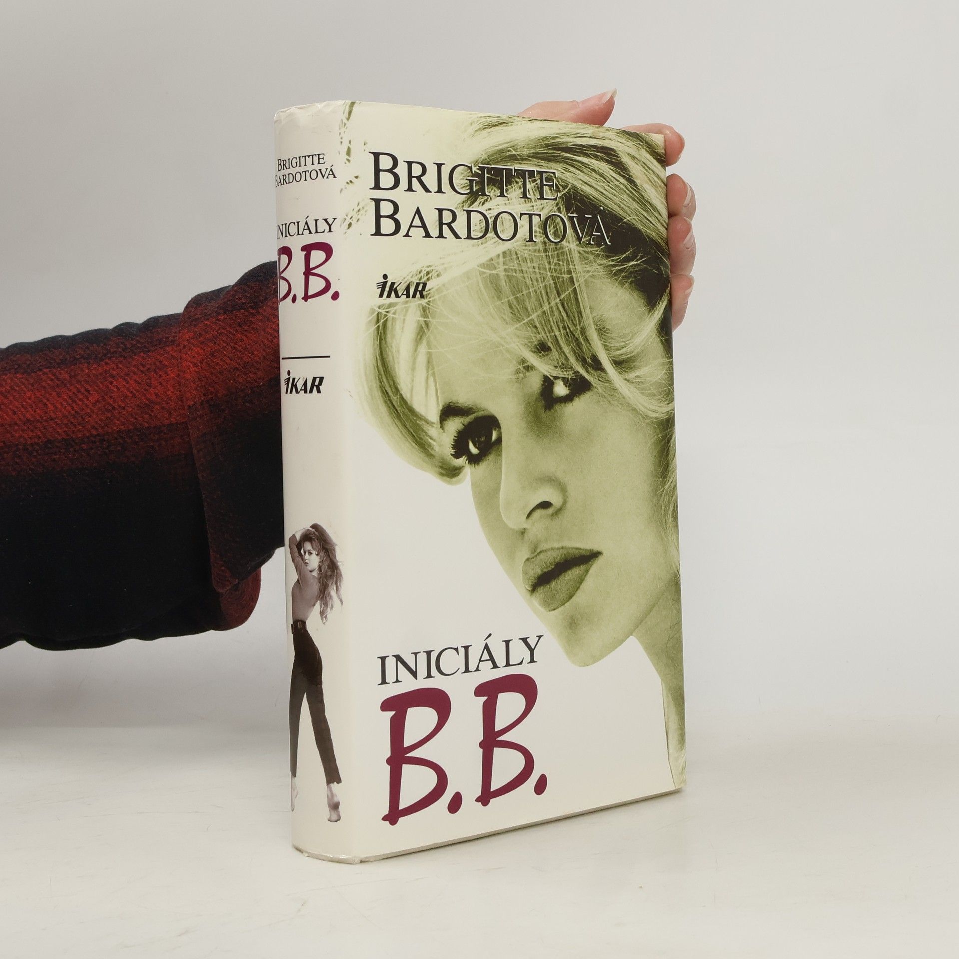 Brigitte Bardot Iniciály B.B.