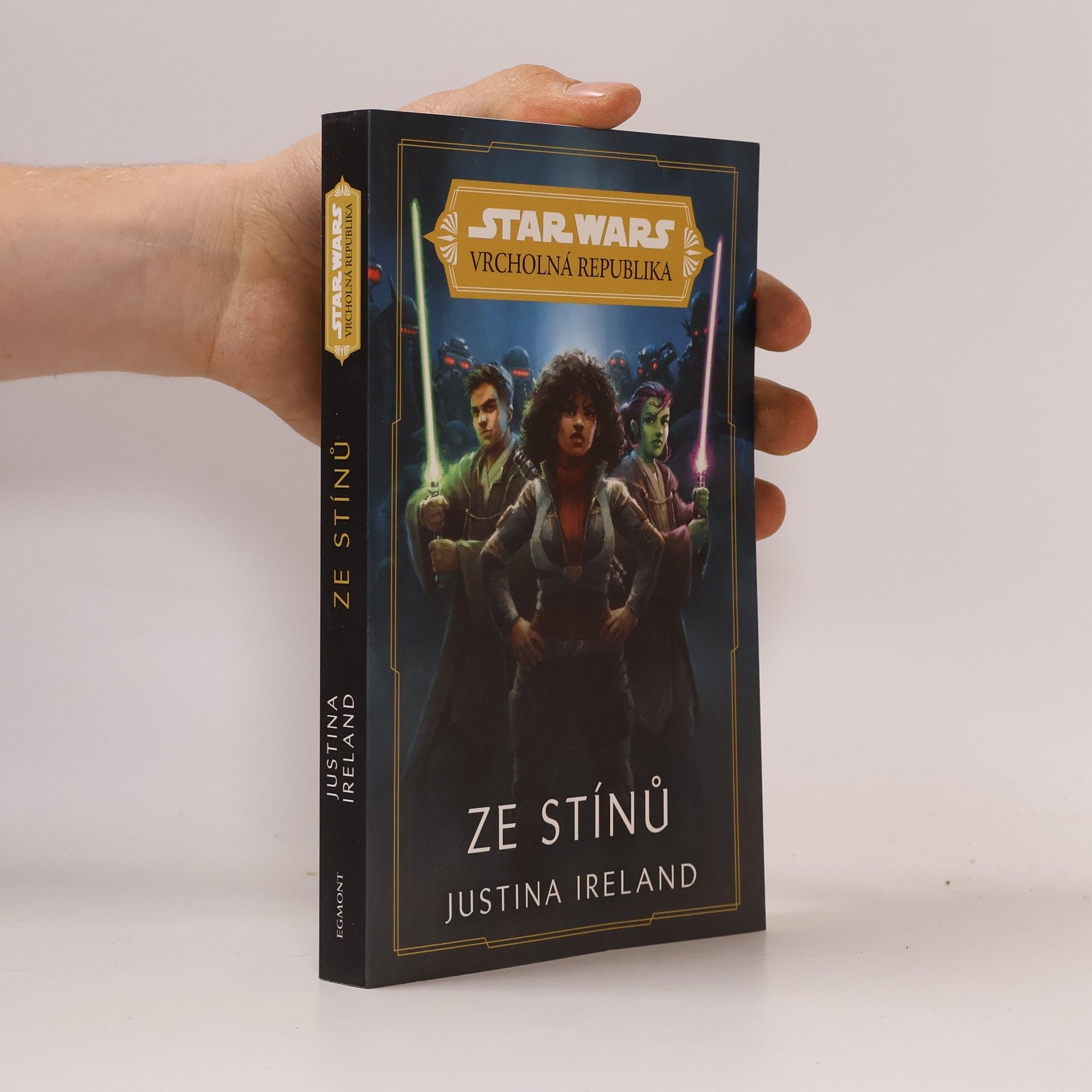 Justina Ireland Star Wars - vrcholná republika. Ze stínů