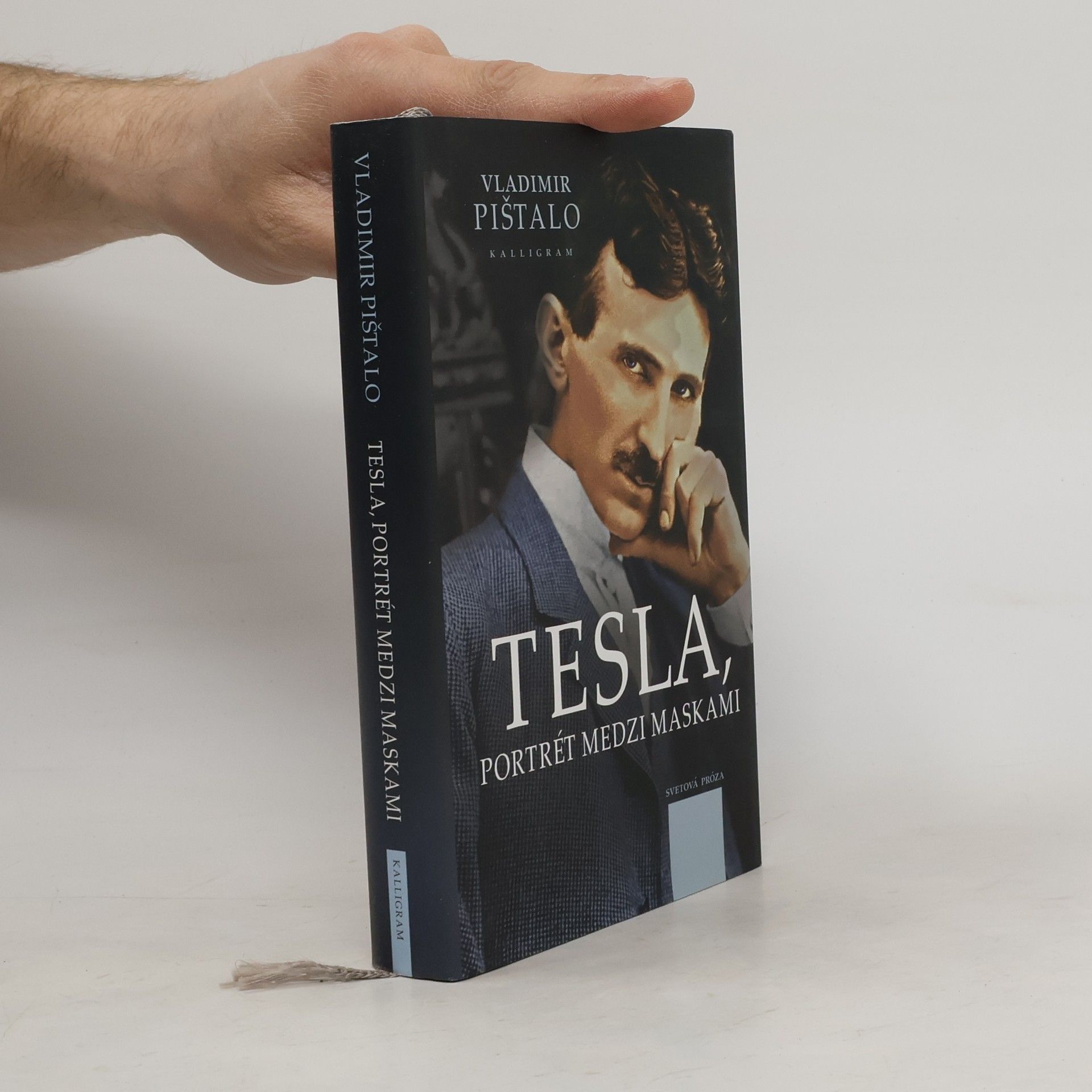 Vladimir Pištalo Tesla, portrét medzi maskami