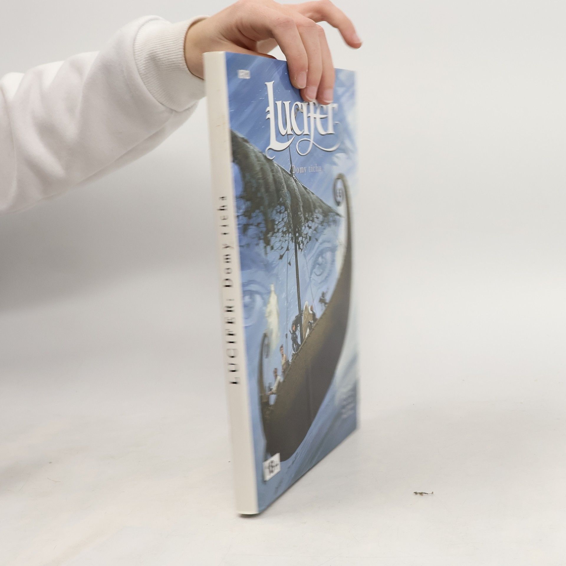 AA.VV. Lucifer. Domy ticha