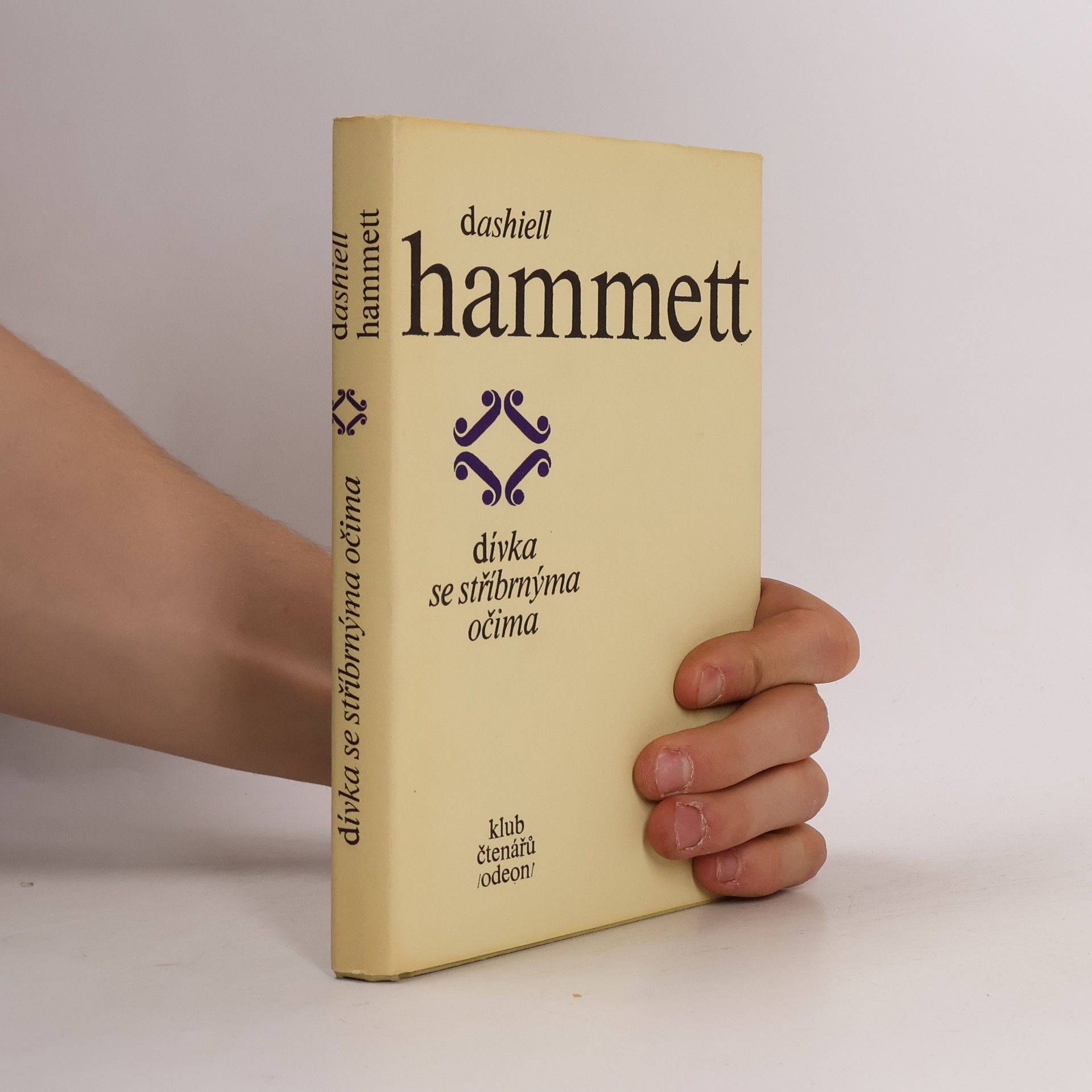 Dashiell Hammett Dívka se stříbrnýma očima
