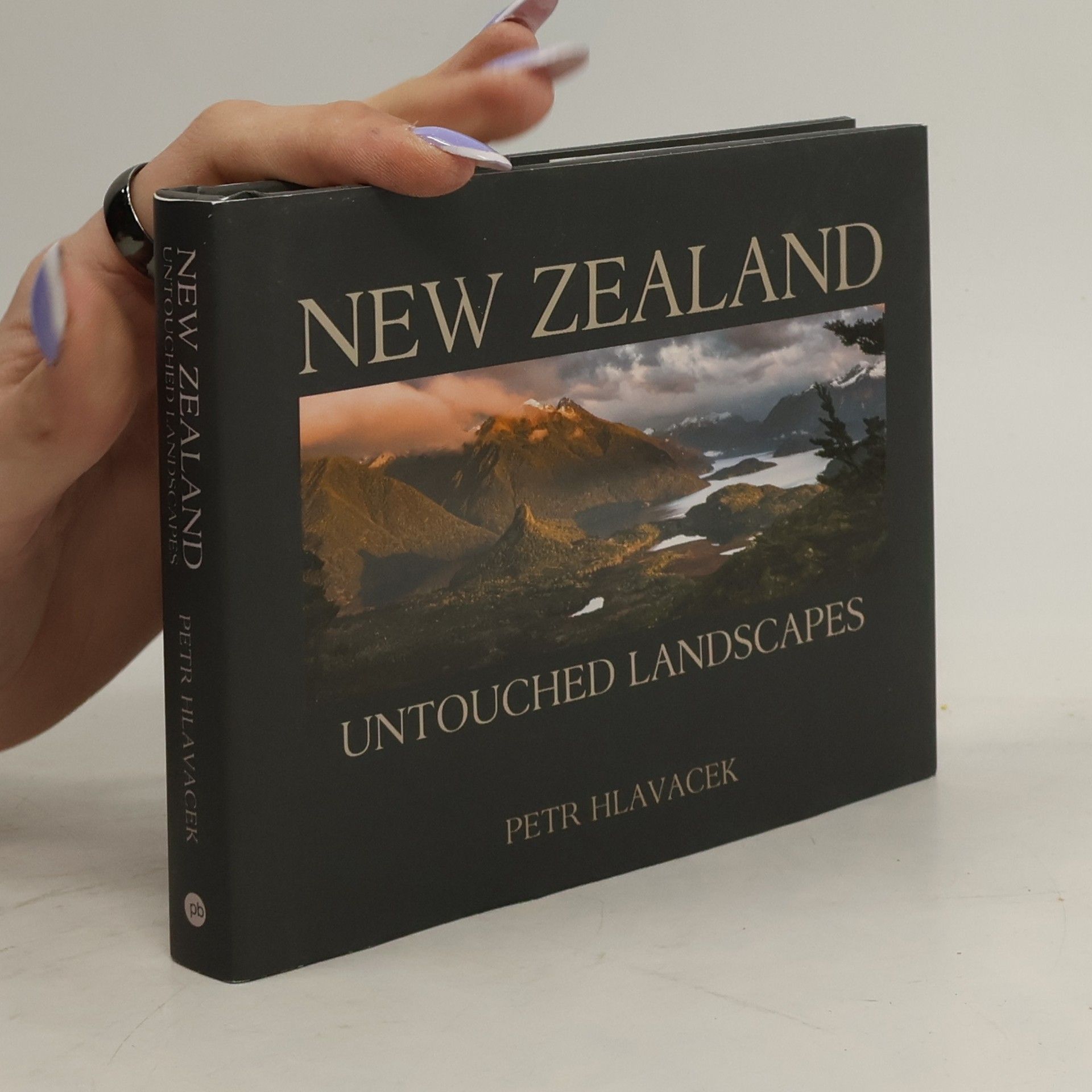 Petr Hlaváček New Zealand Untouched Landscapes Pocket Edition
