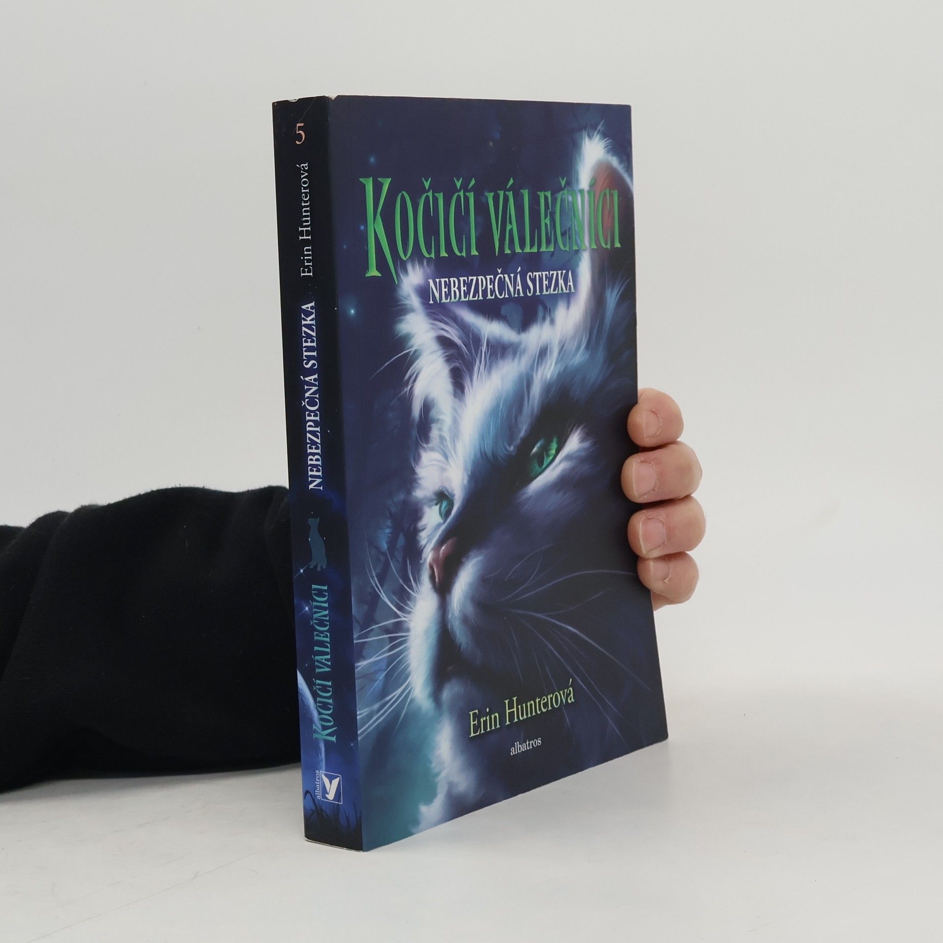 Erin Hunter Nebezpečná stezka. Kočičí válečníci