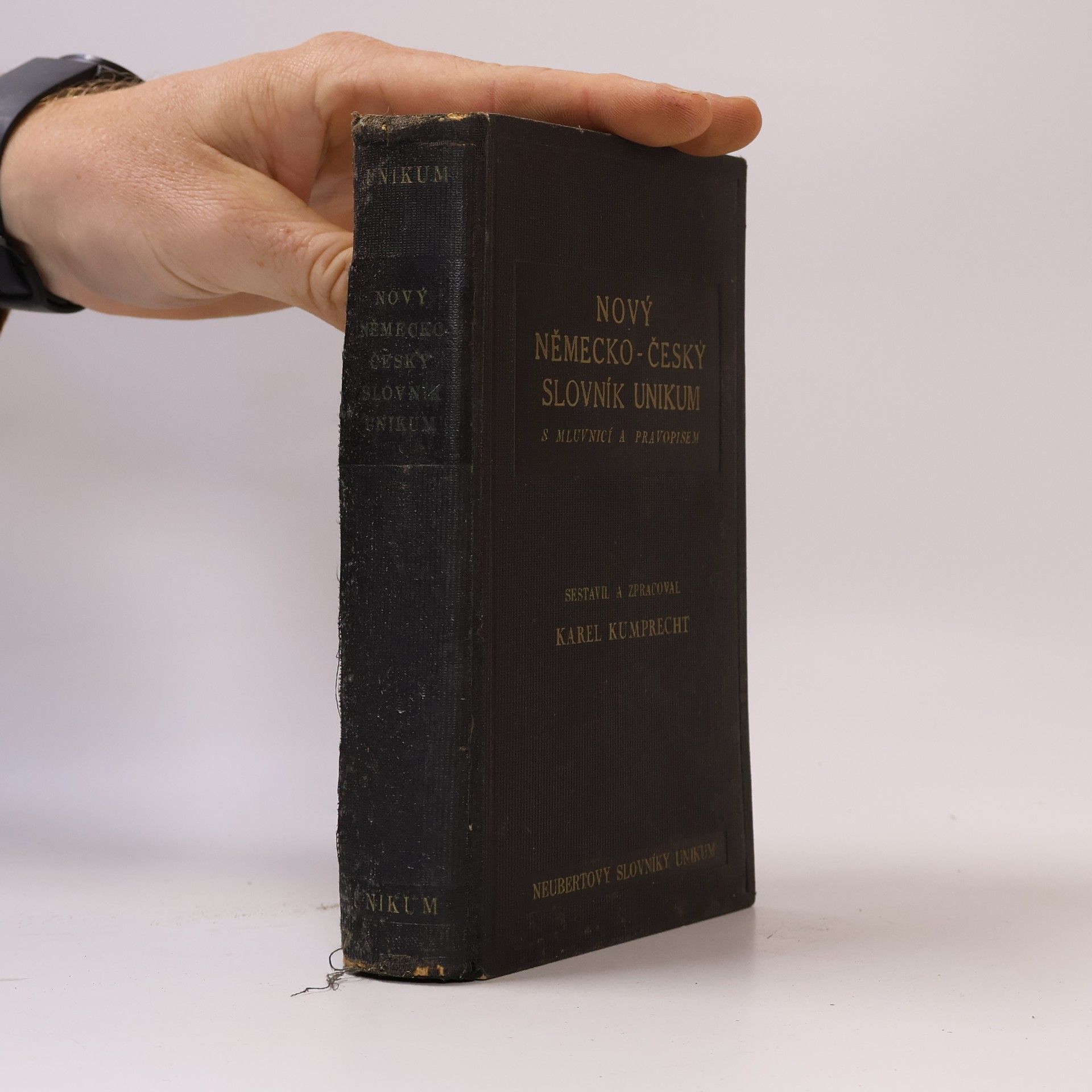 Nový česko-německý slovník Unikum
