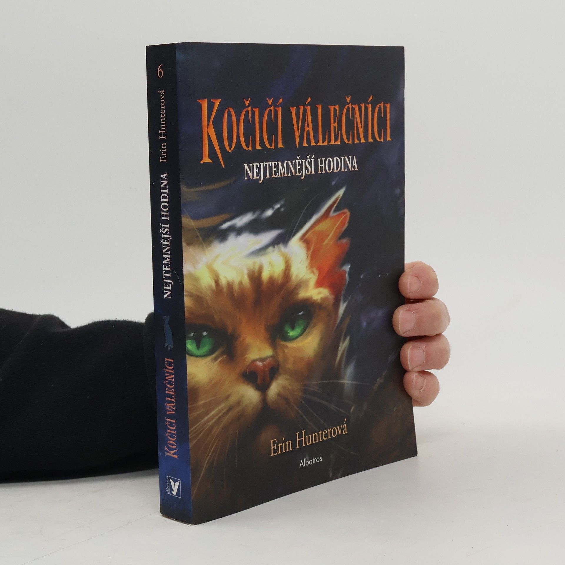 Erin Hunter Nejtemnější hodina