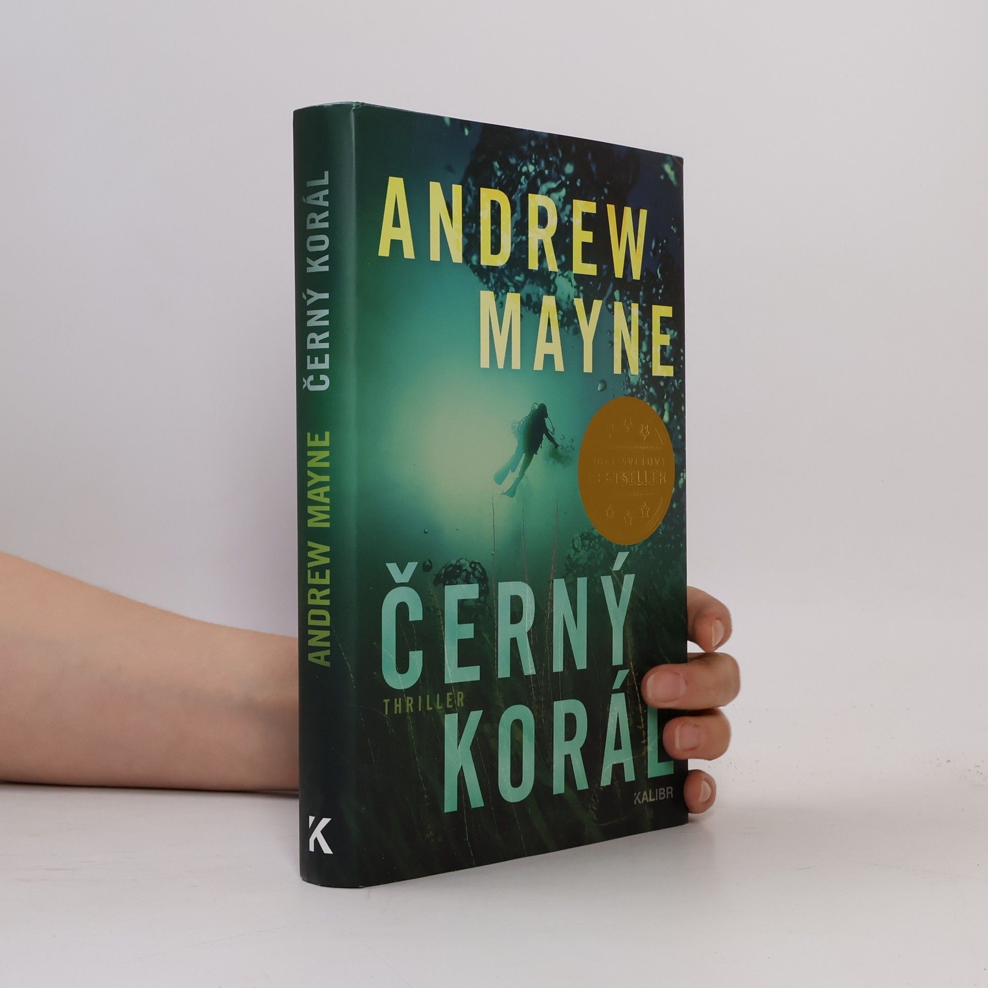 Andrew Mayne Černý korál