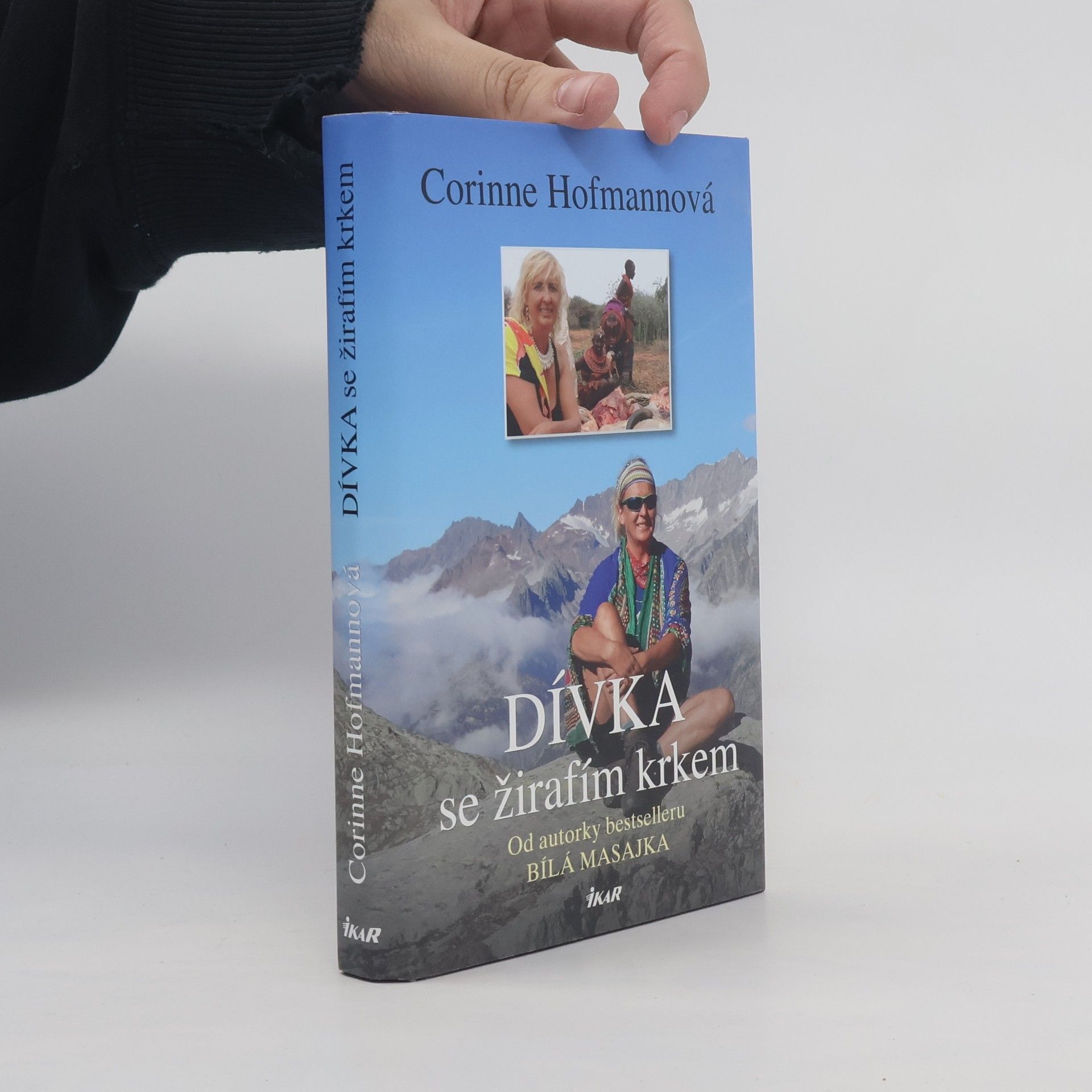 Corinne Hofmann Dívka se žirafím krkem