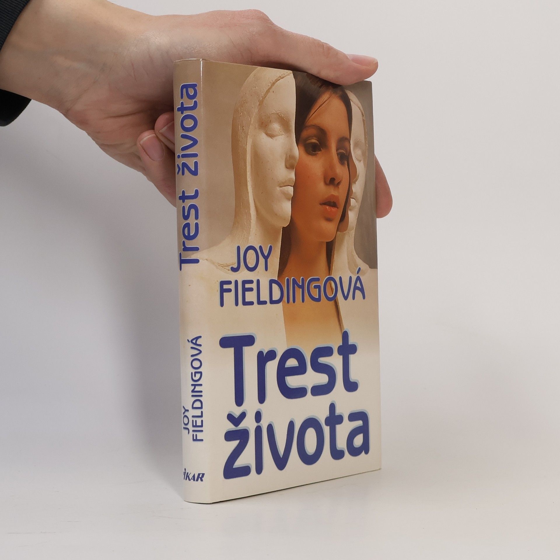 Joy Fielding Trest života