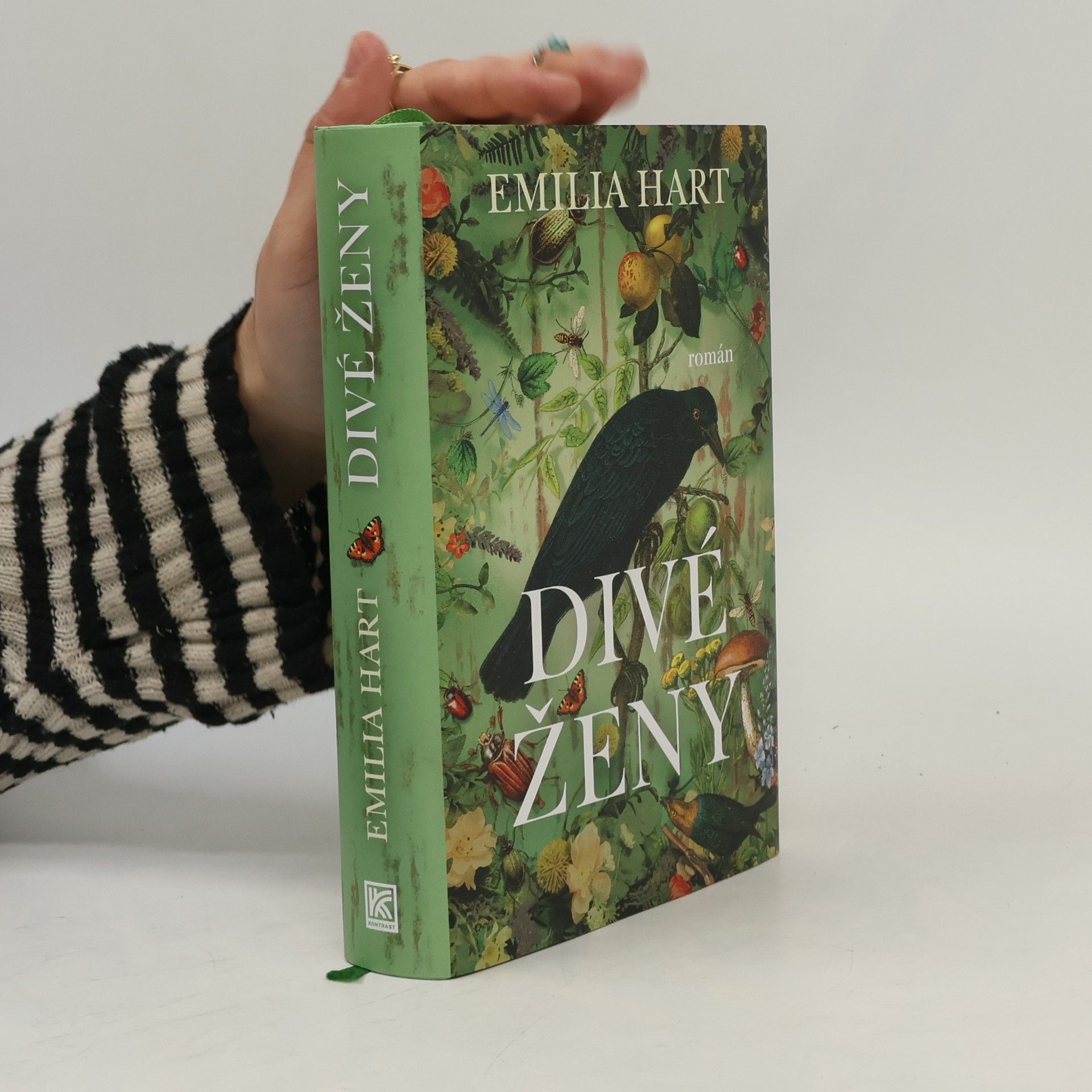 Emilia Hart Divé ženy