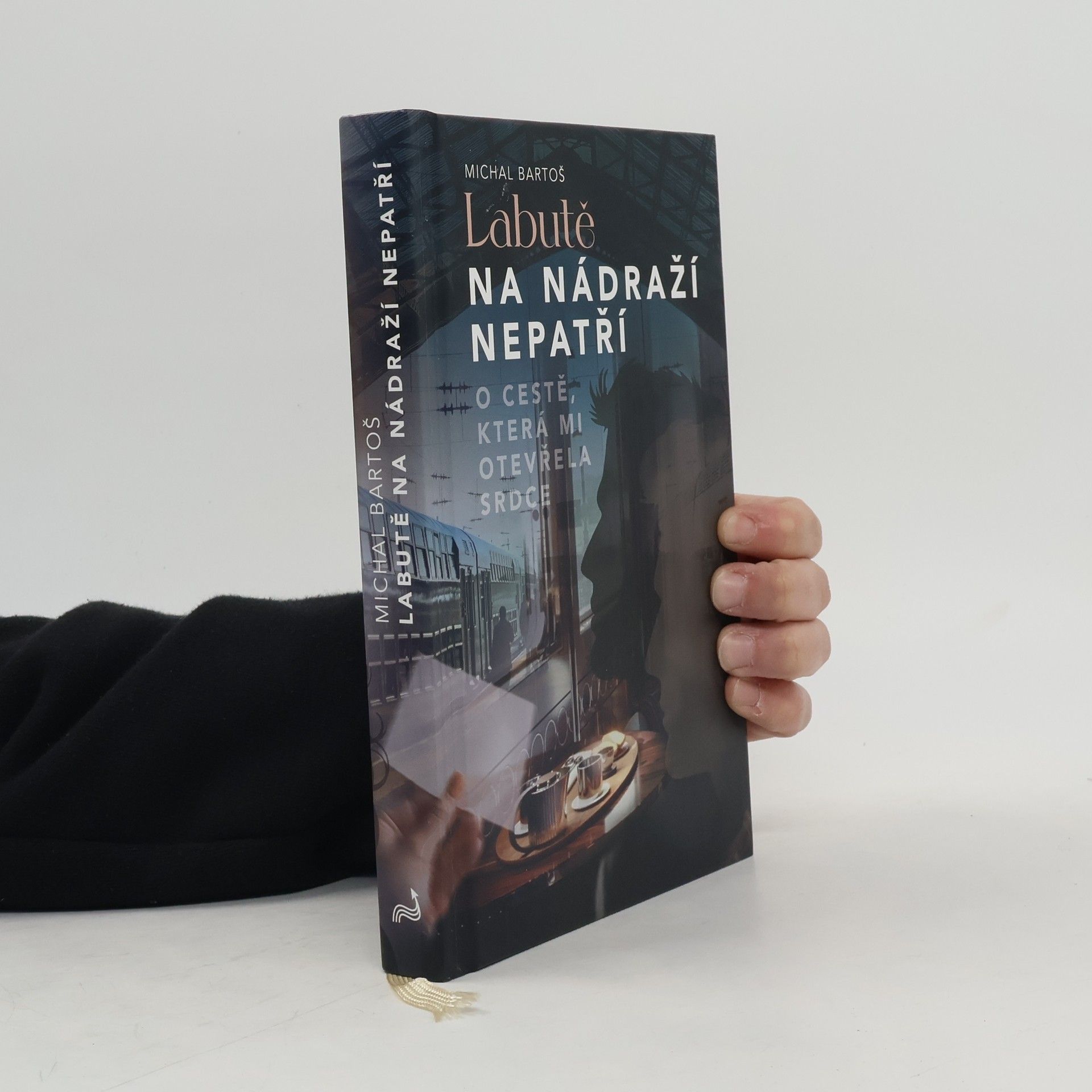 Michal Bartoš Labutě na nádraží nepatří