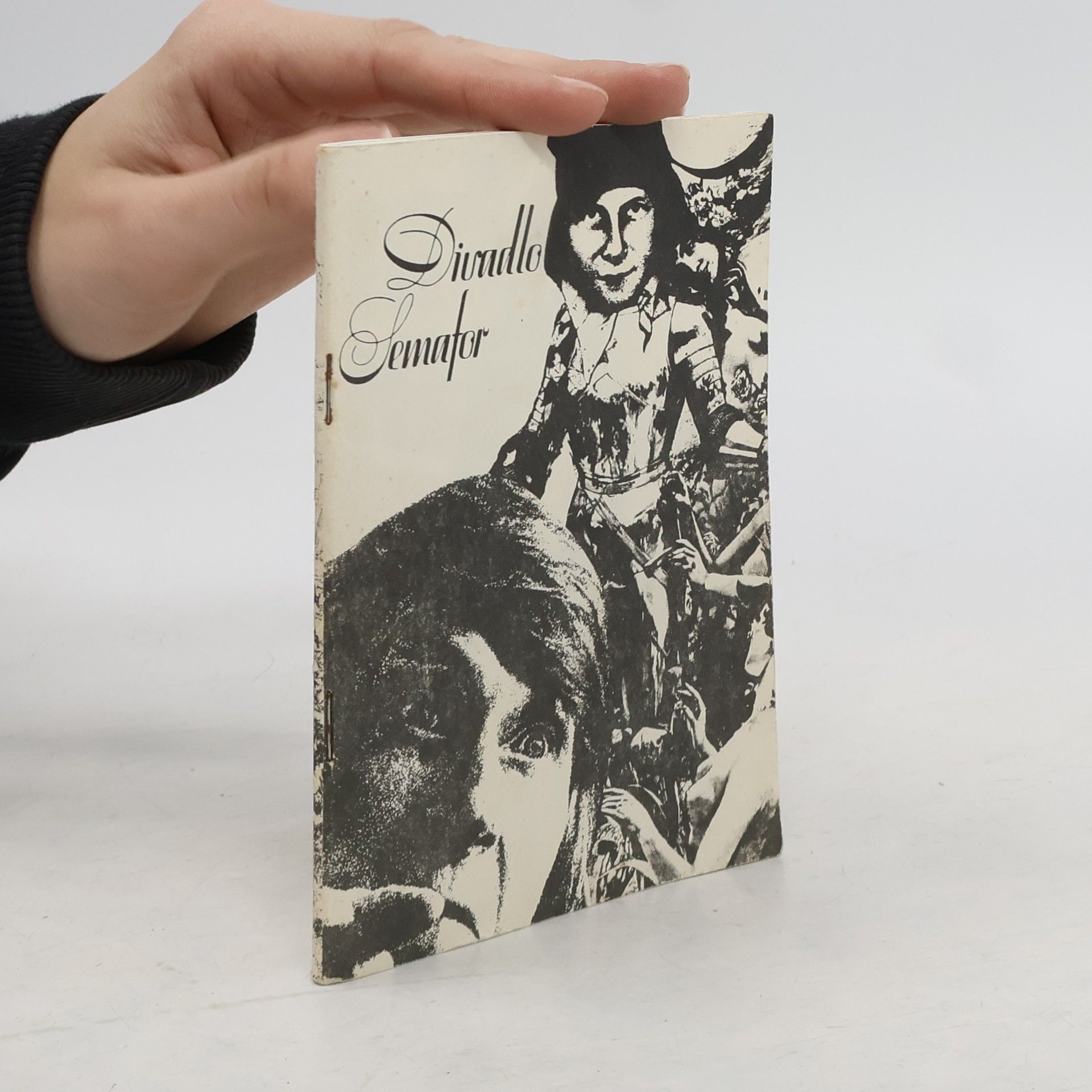 Pavel Fiala Divadlo Semafor. Má hlava je Včelín. (program divadelního představení)