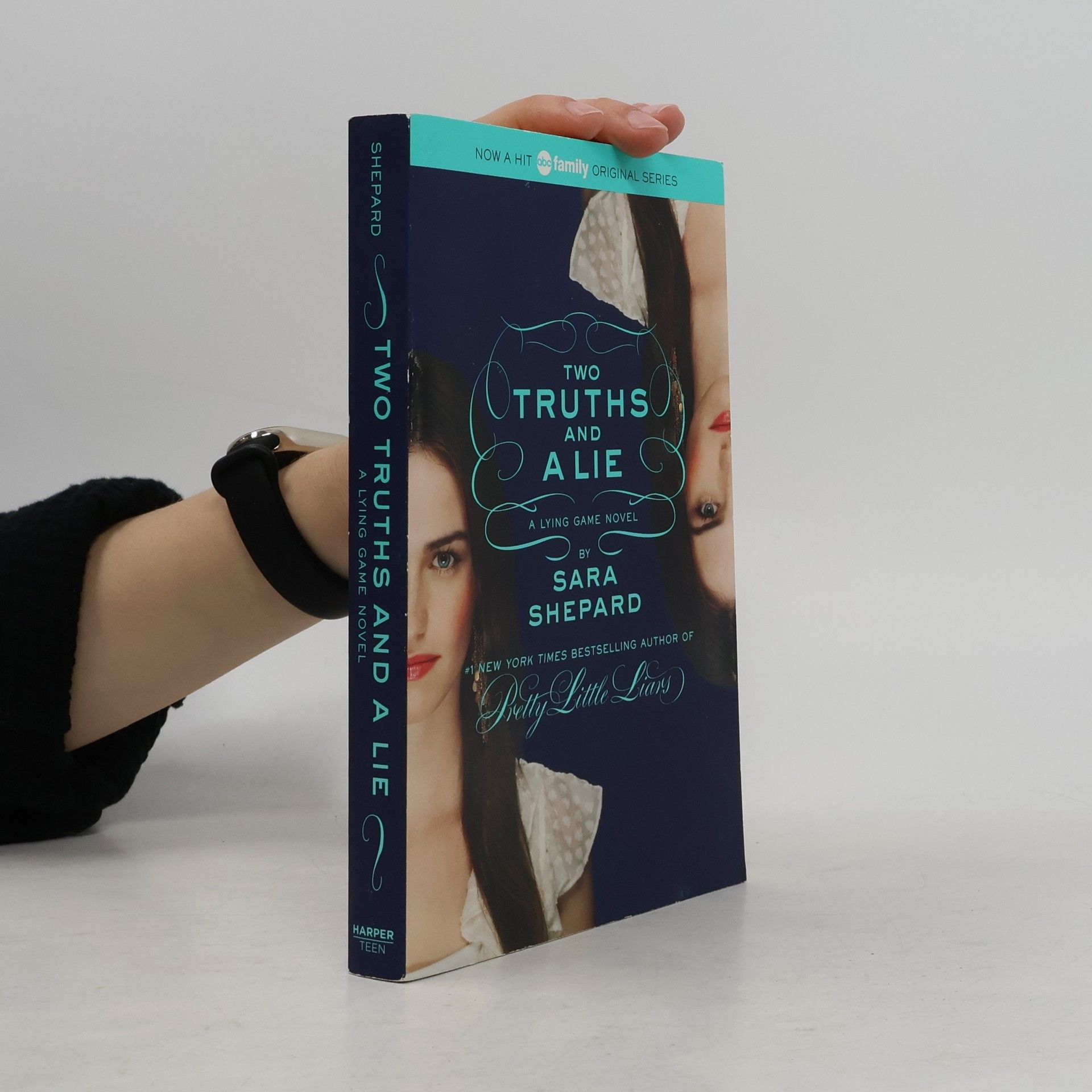 Sara Shepard Two Truths And A Lie